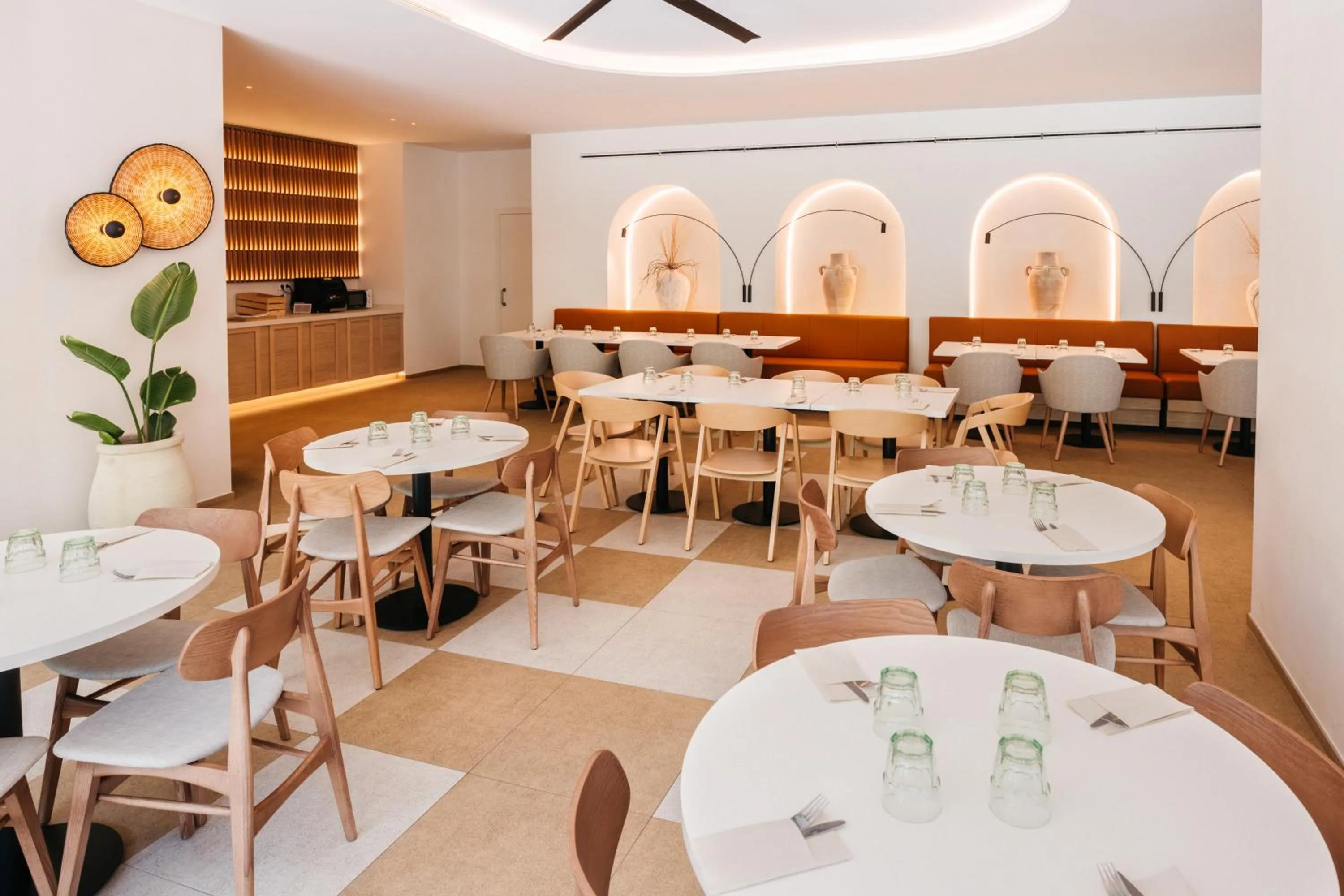 Restaurant/places to eat in Hotel Jaime I