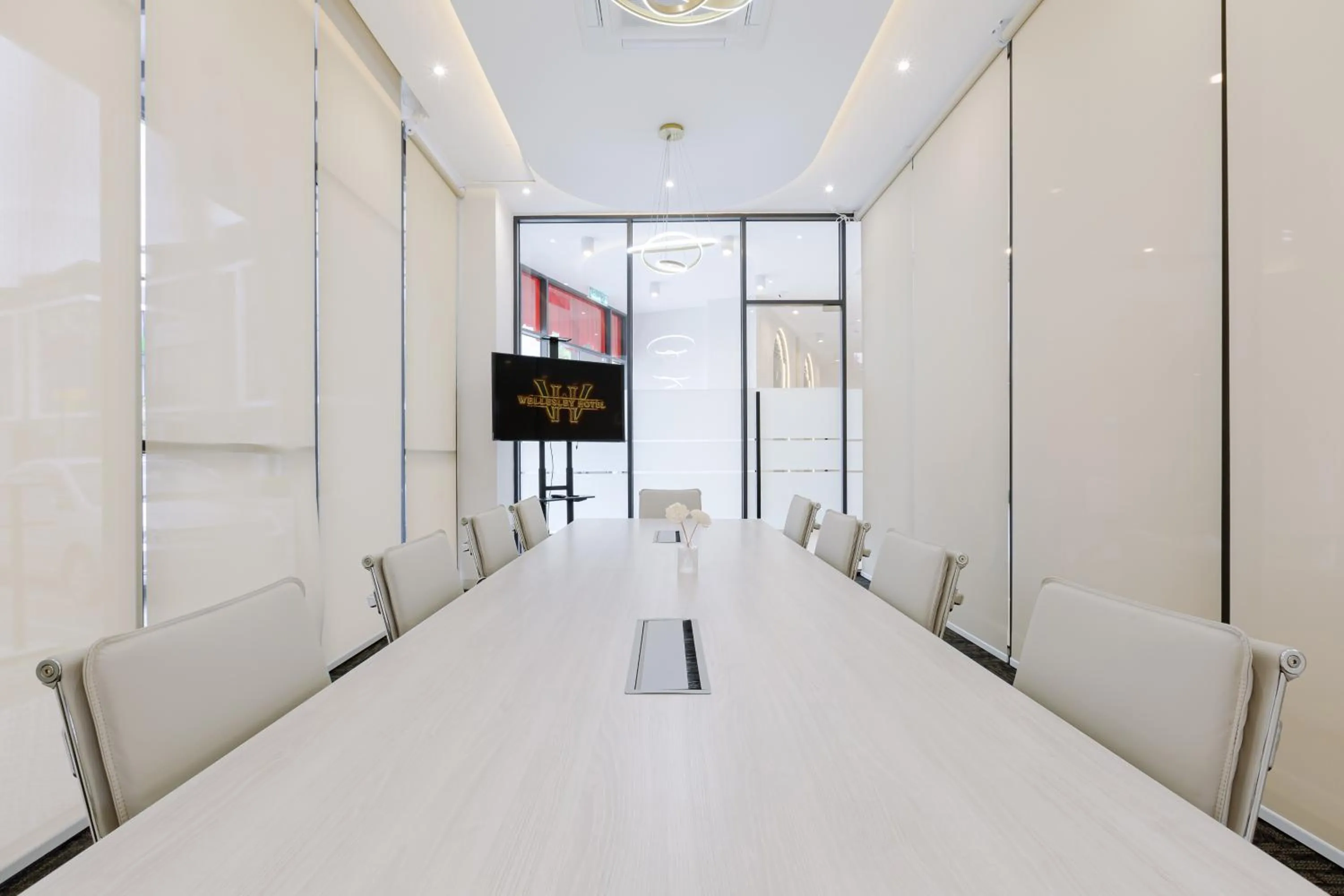 Meeting/conference room in Wellesley Hotel