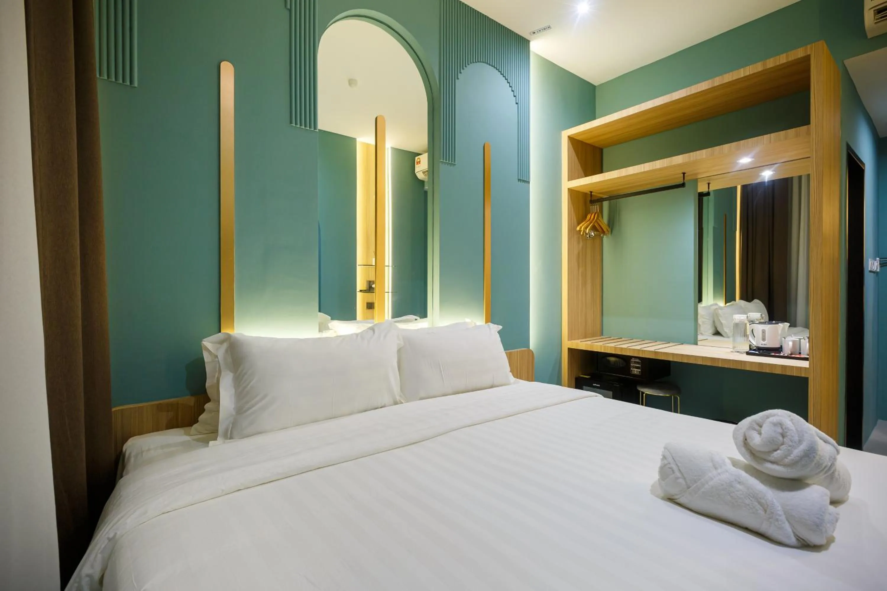 Bed in Wellesley Hotel