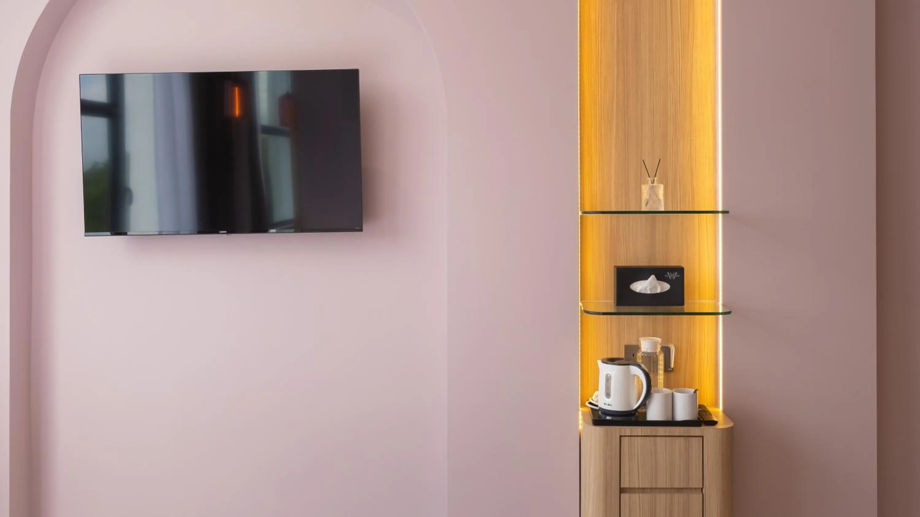 Bedroom in Wellesley Hotel