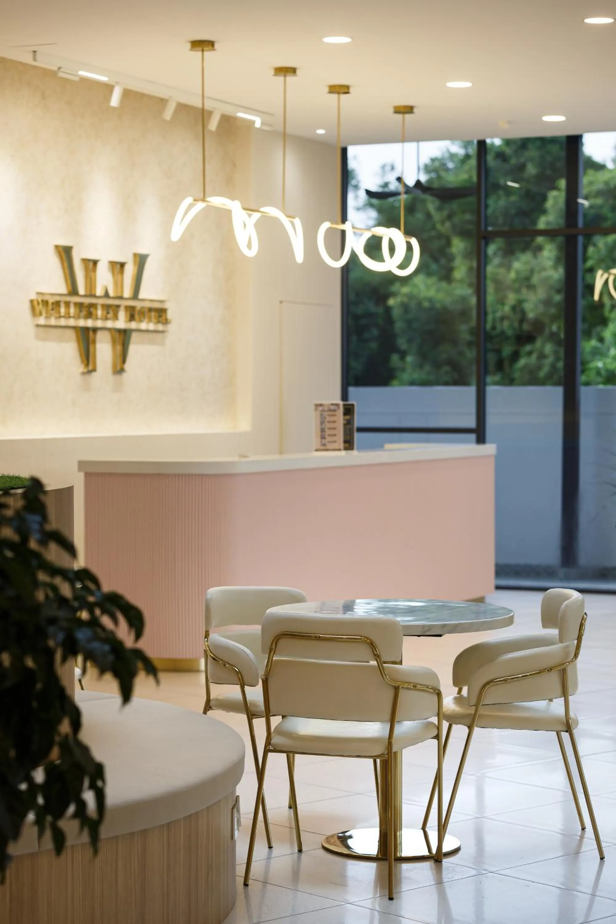 Lobby or reception in Wellesley Hotel