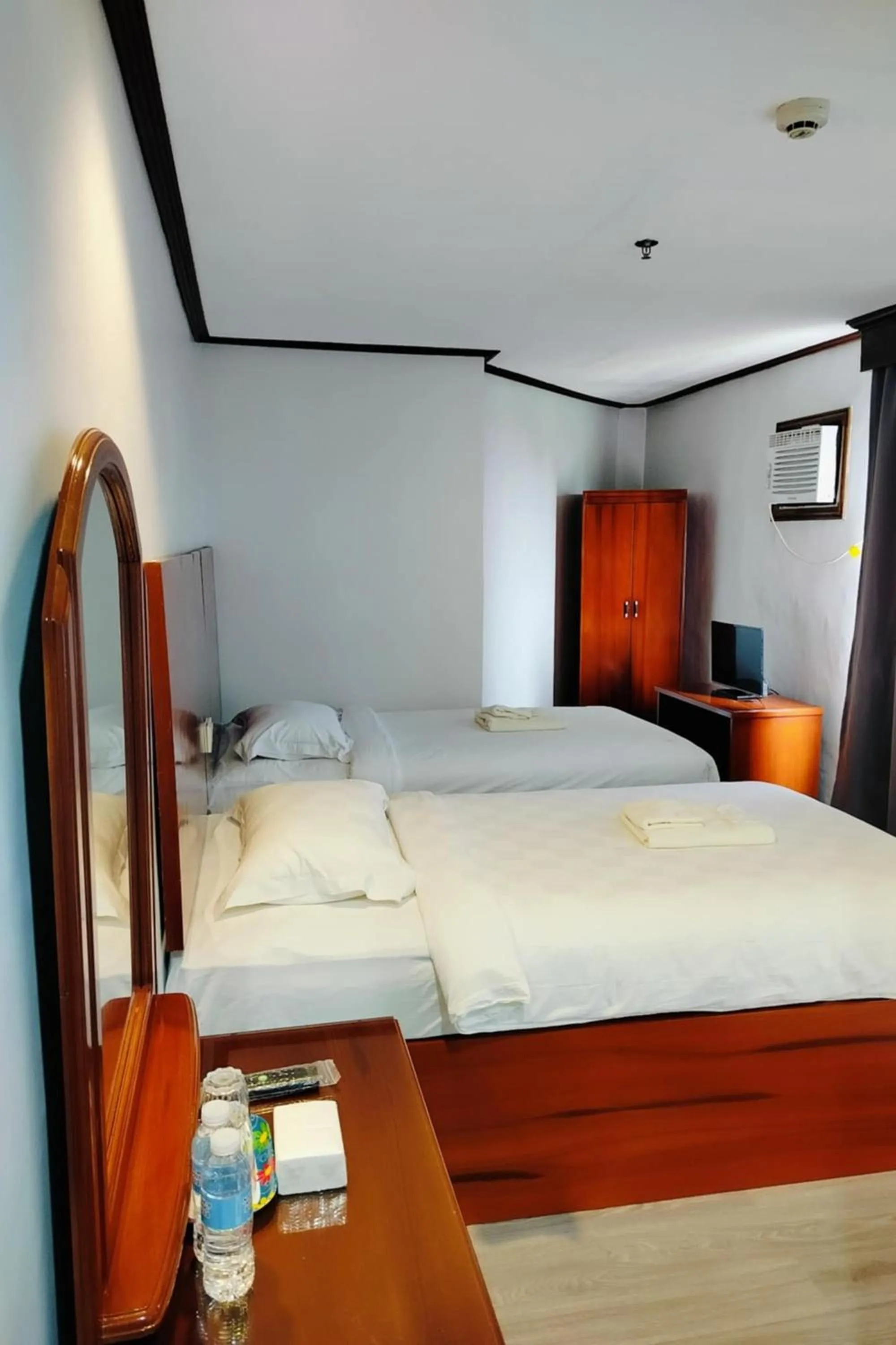 Bed in Bohol Plaza Mountain Resort and Restaurant