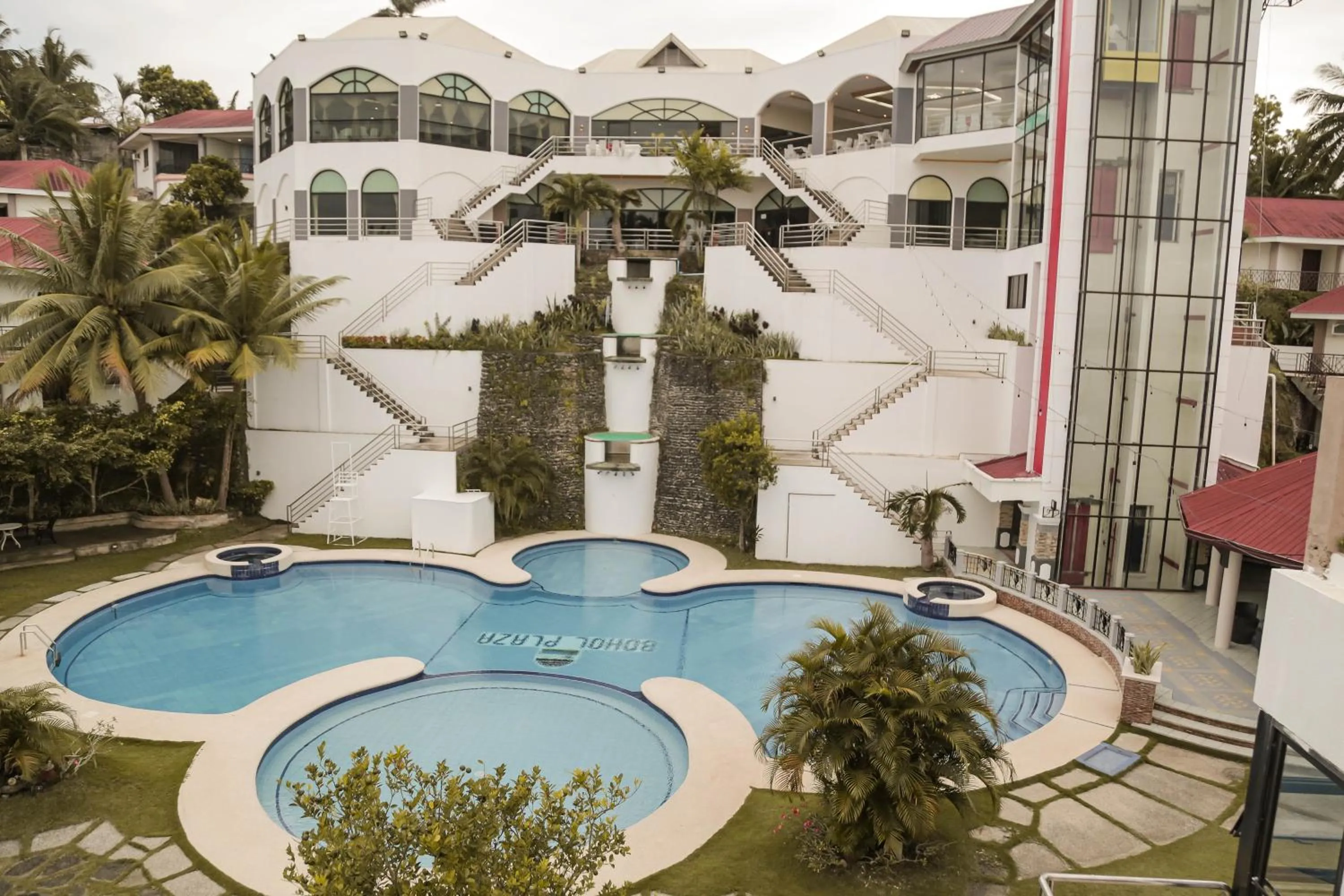 Swimming pool in Bohol Plaza Mountain Resort and Restaurant