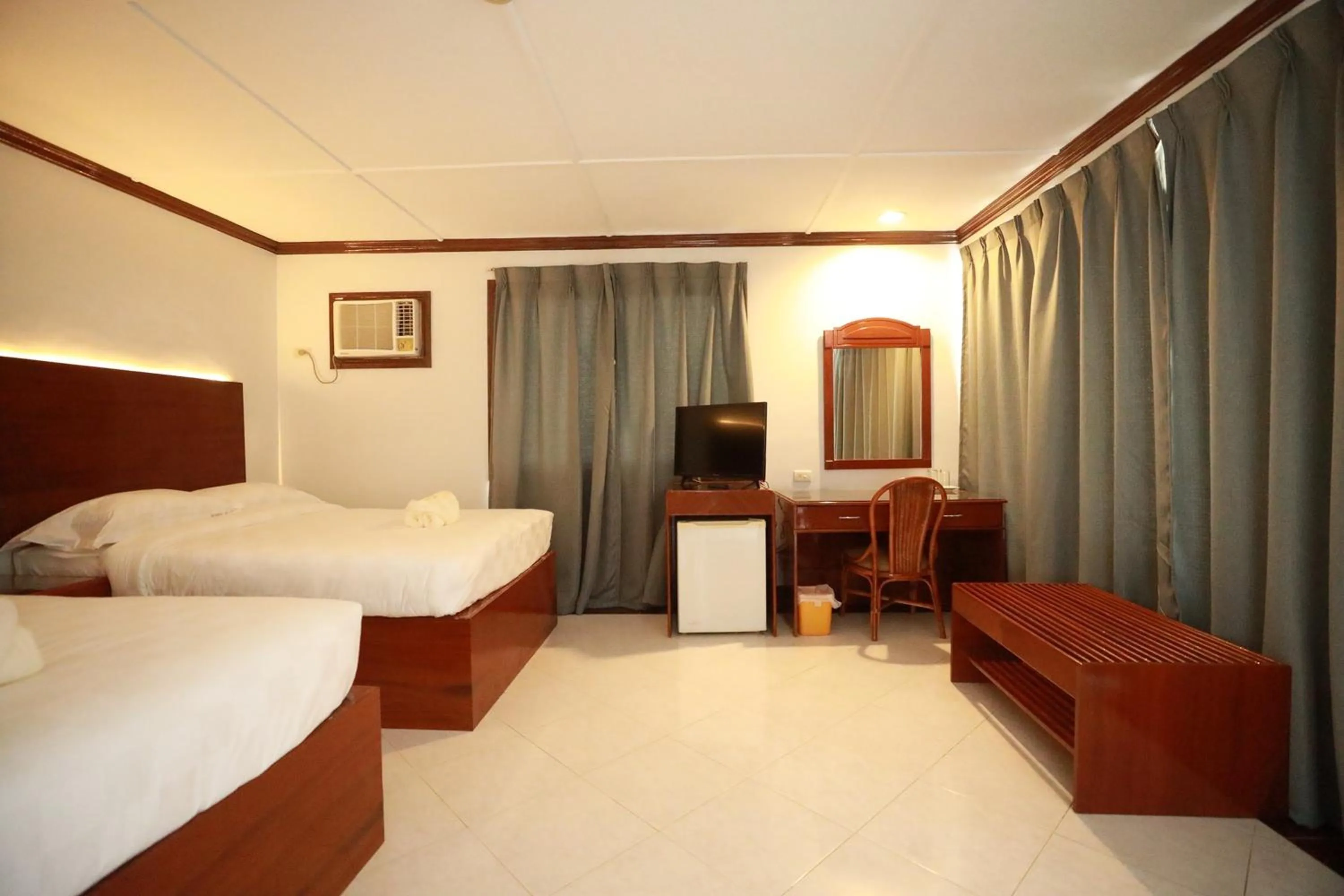 Bed in Bohol Plaza Mountain Resort and Restaurant