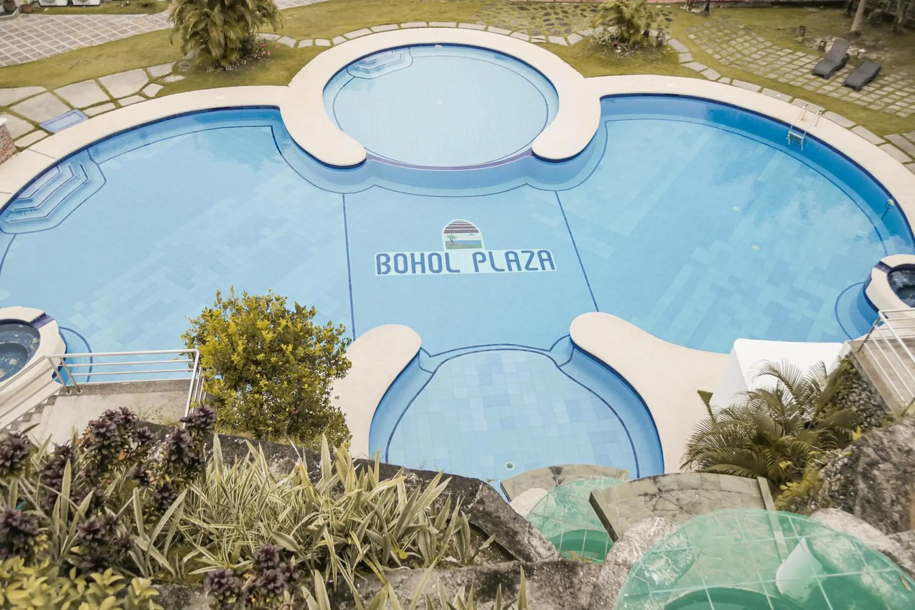 Swimming pool in Bohol Plaza Mountain Resort and Restaurant Swimming pool in Bohol Plaza Mountain Resort and Restaurant