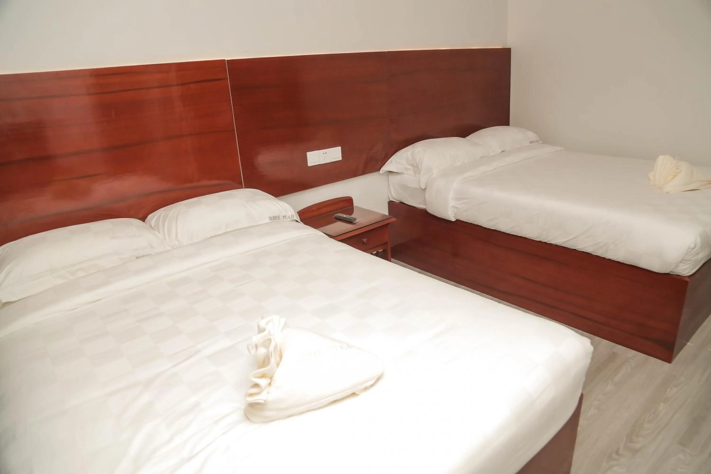 Bed in Bohol Plaza Mountain Resort and Restaurant