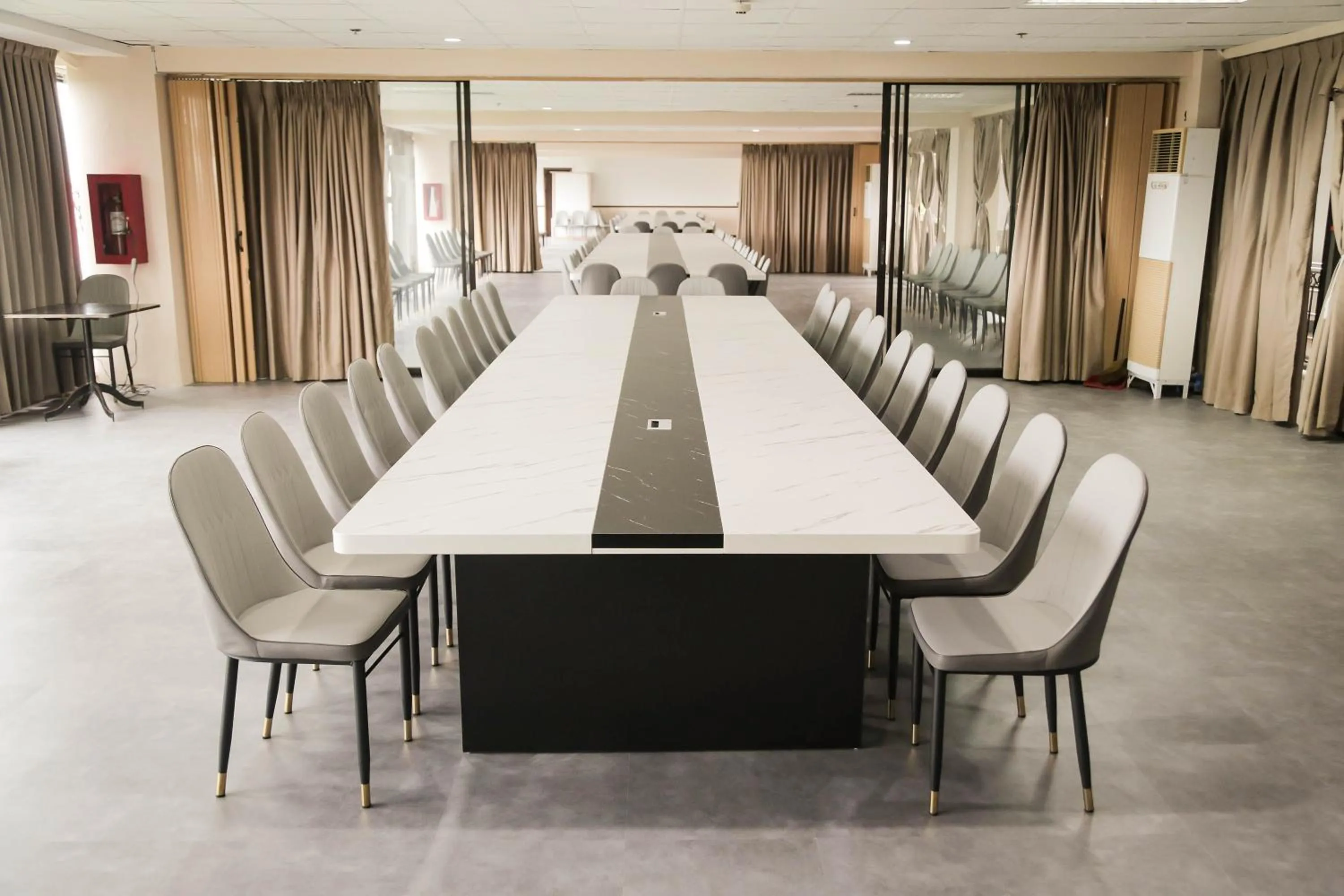 Meeting/conference room in Bohol Plaza Mountain Resort and Restaurant