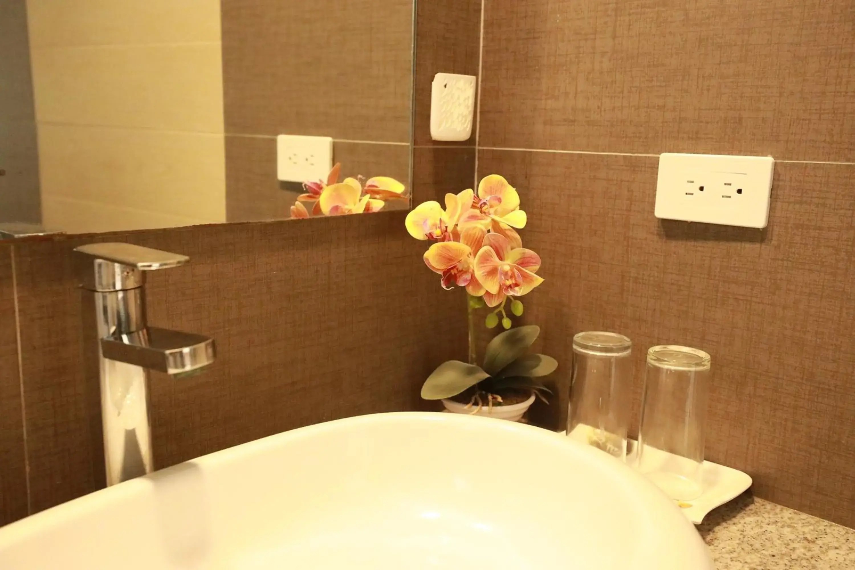 Bathroom in Bohol Plaza Mountain Resort and Restaurant Bathroom in Bohol Plaza Mountain Resort and Restaurant