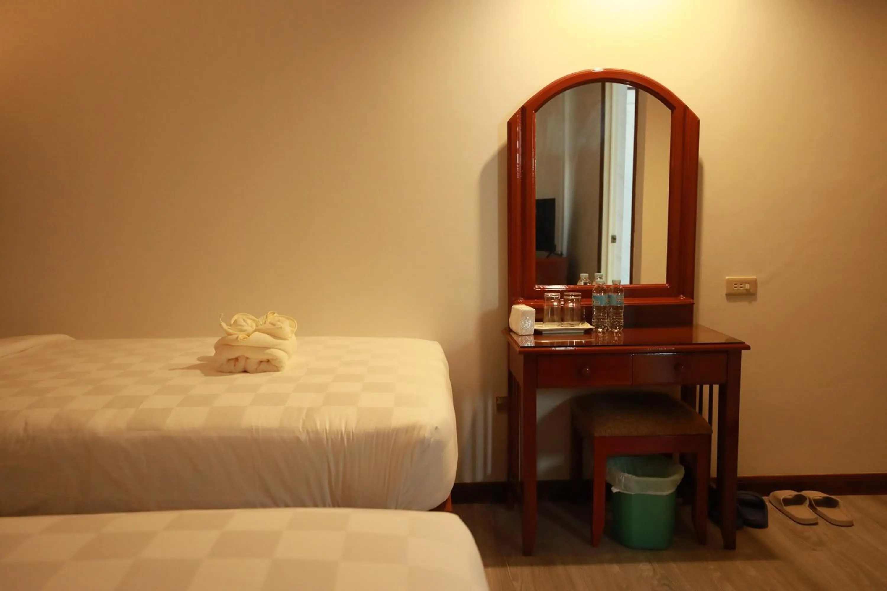 Bed in Bohol Plaza Mountain Resort and Restaurant