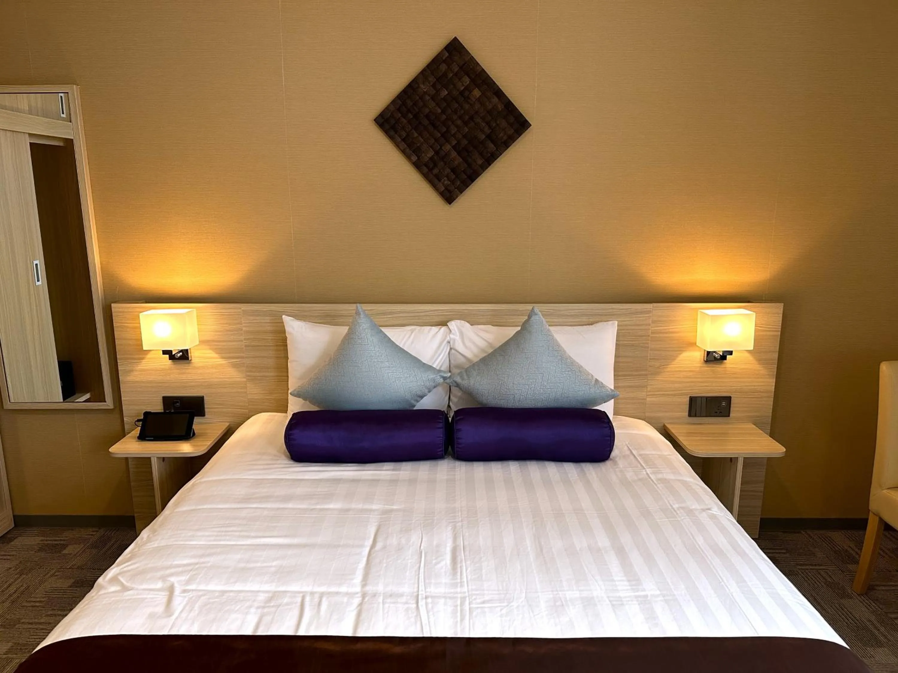 Bed in Hotel Yah Hanoi & Spa