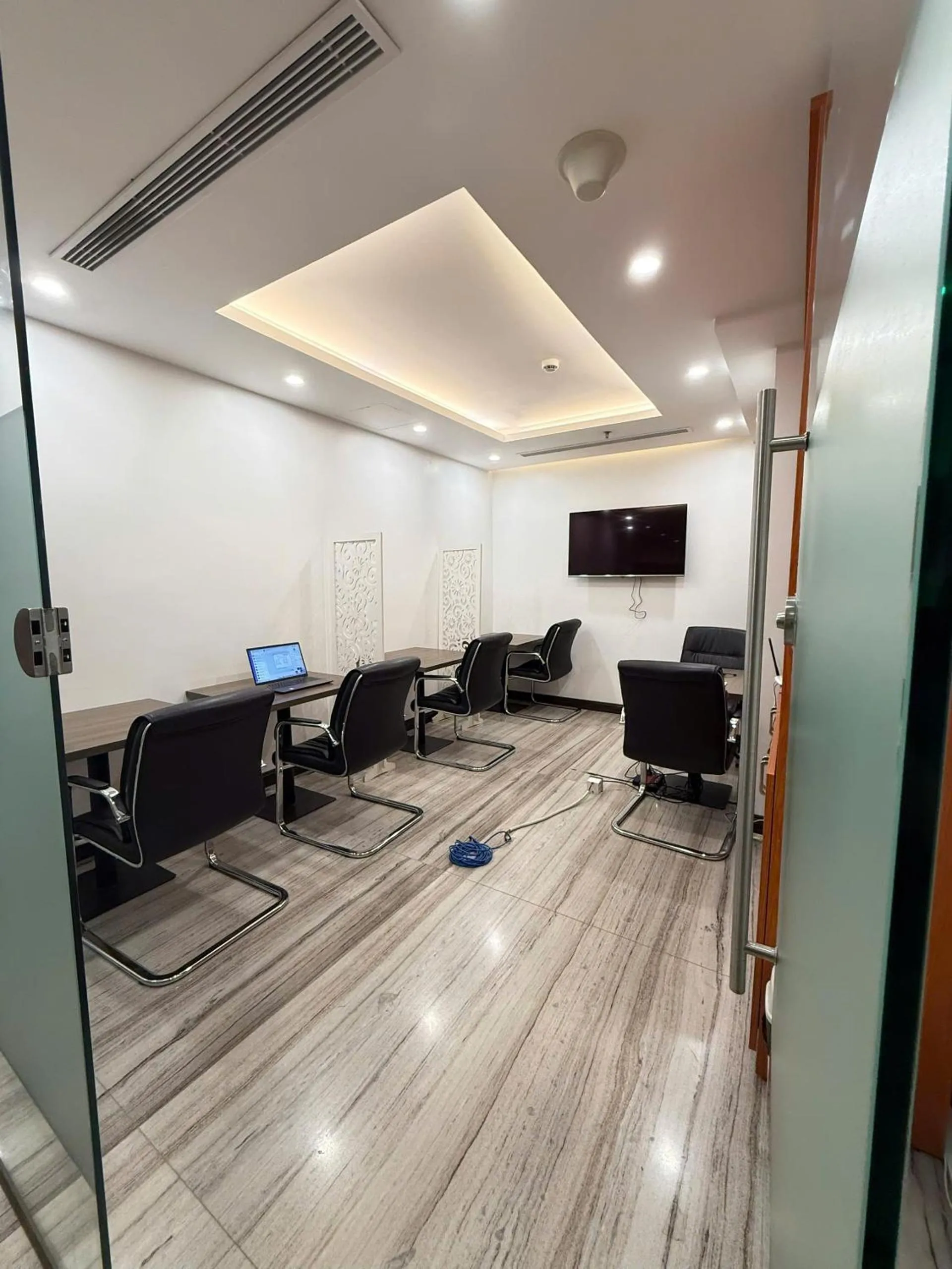 Business facilities in Hotel Yah Hanoi & Spa