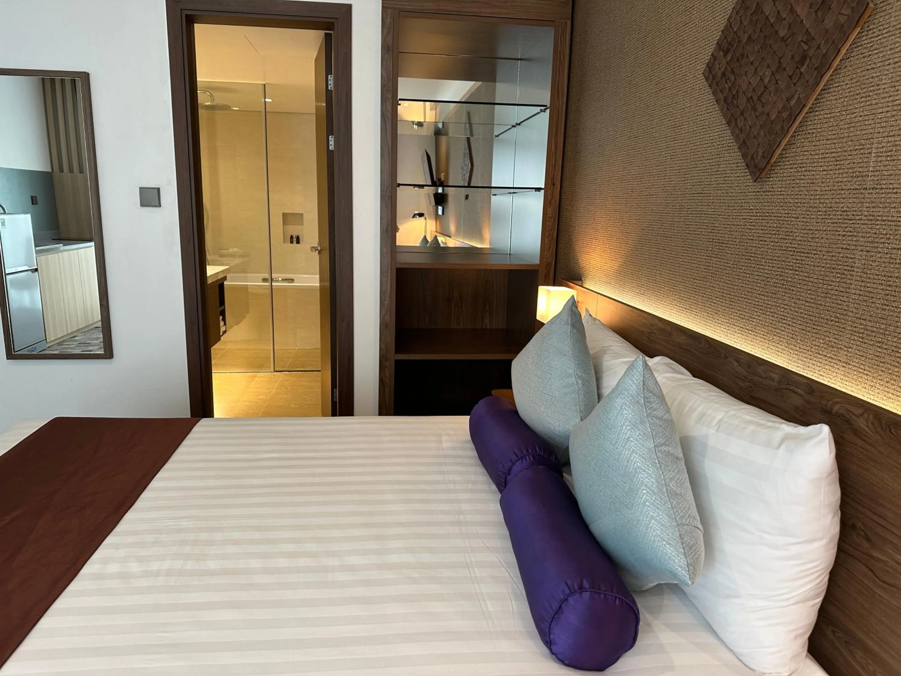 Photo of the whole room, Bed in Hotel Yah Hanoi & Spa