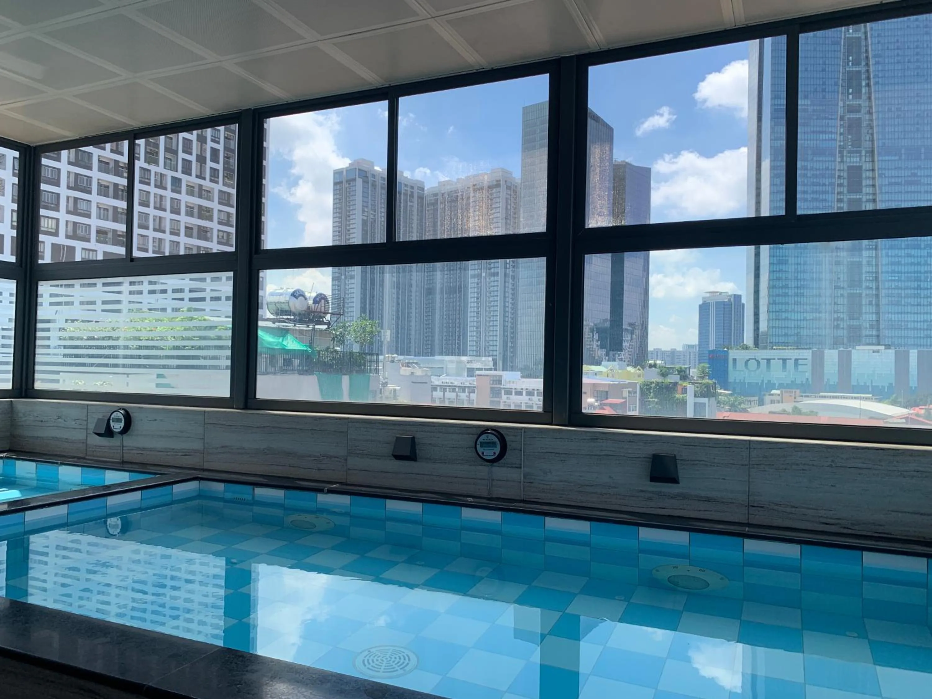 Hot Tub in Hotel Yah Hanoi & Spa