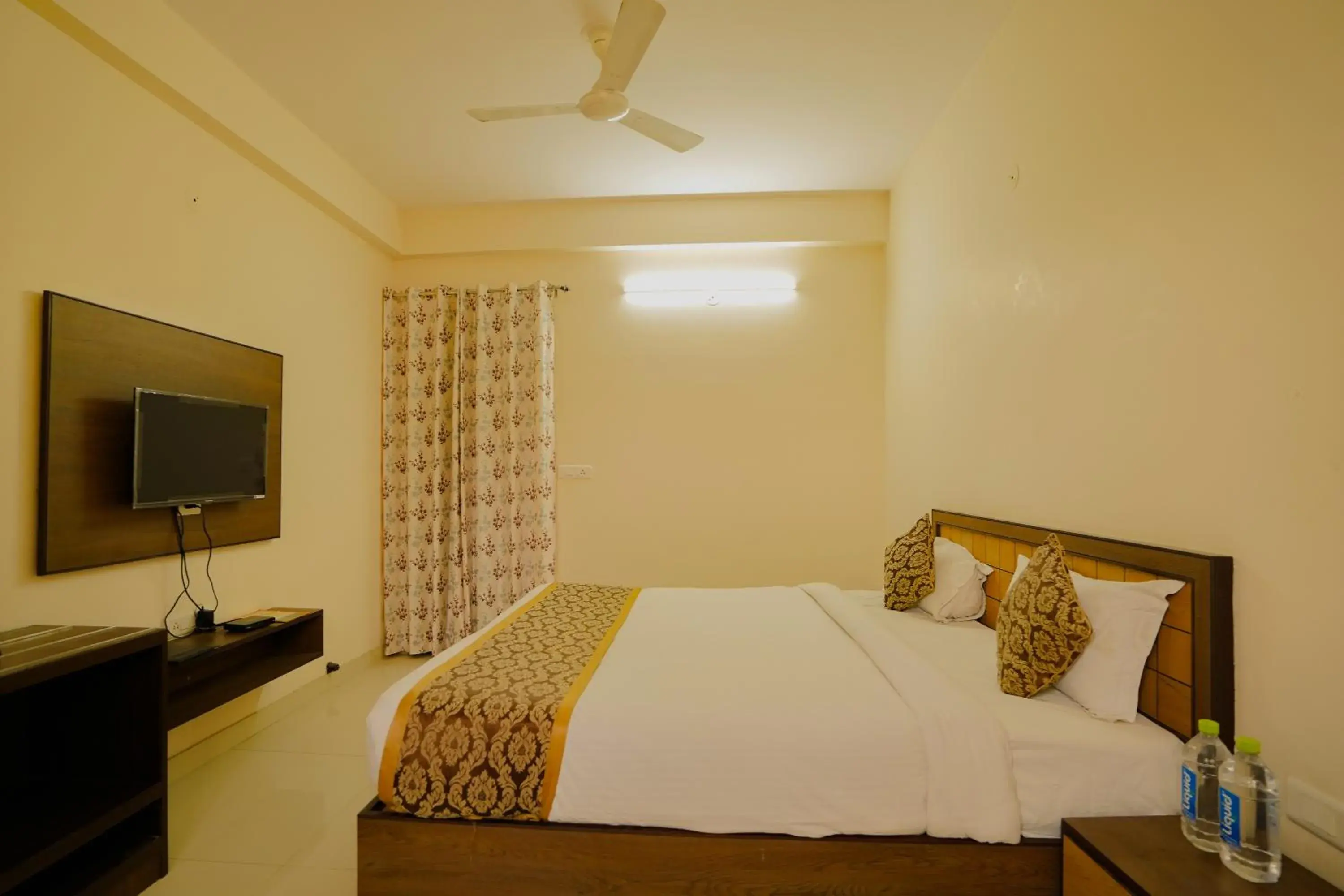 Bed in Hotel Cheelgadi Bed in Hotel Cheelgadi