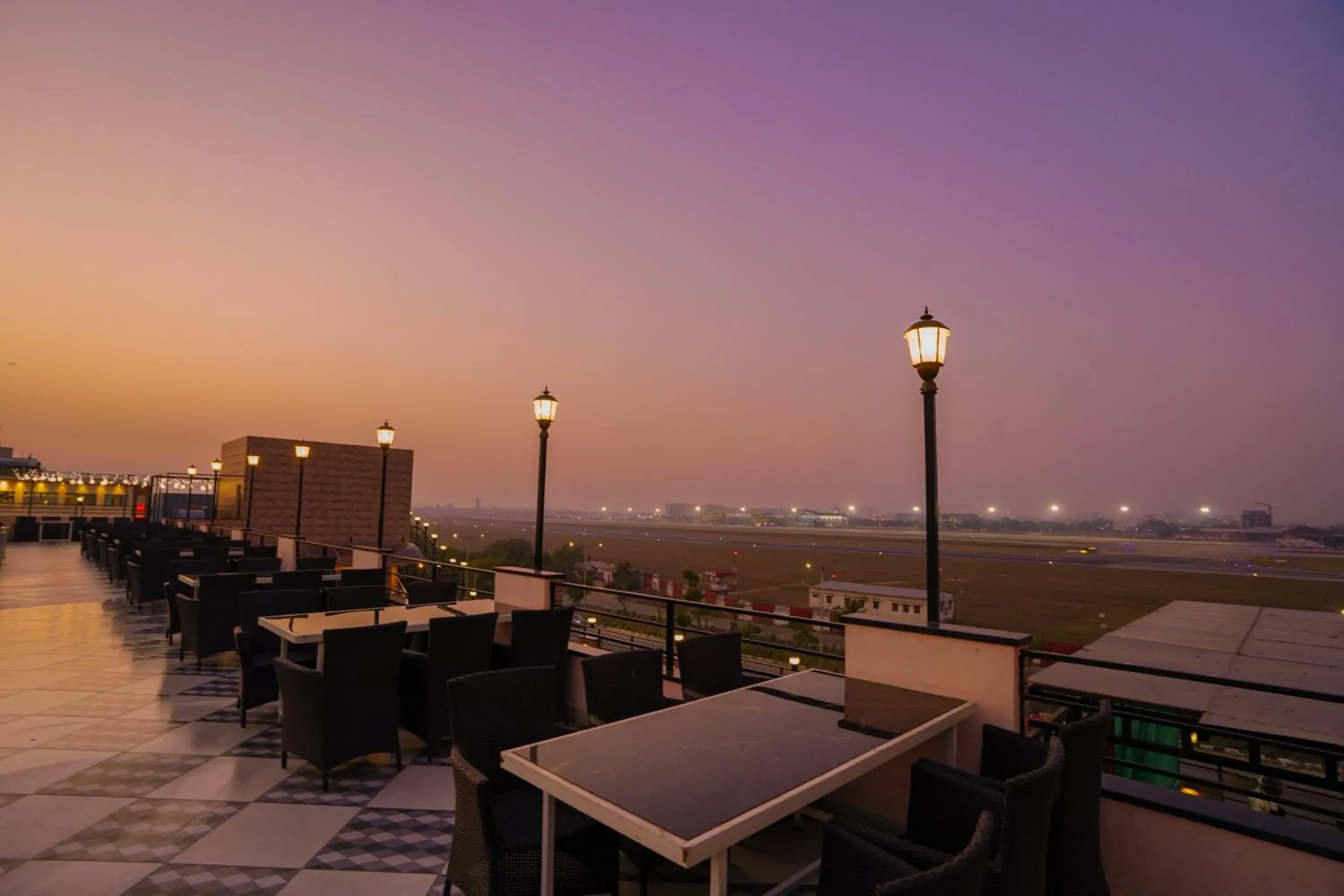 Restaurant/places to eat in Hotel Cheelgadi Restaurant/places to eat in Hotel Cheelgadi