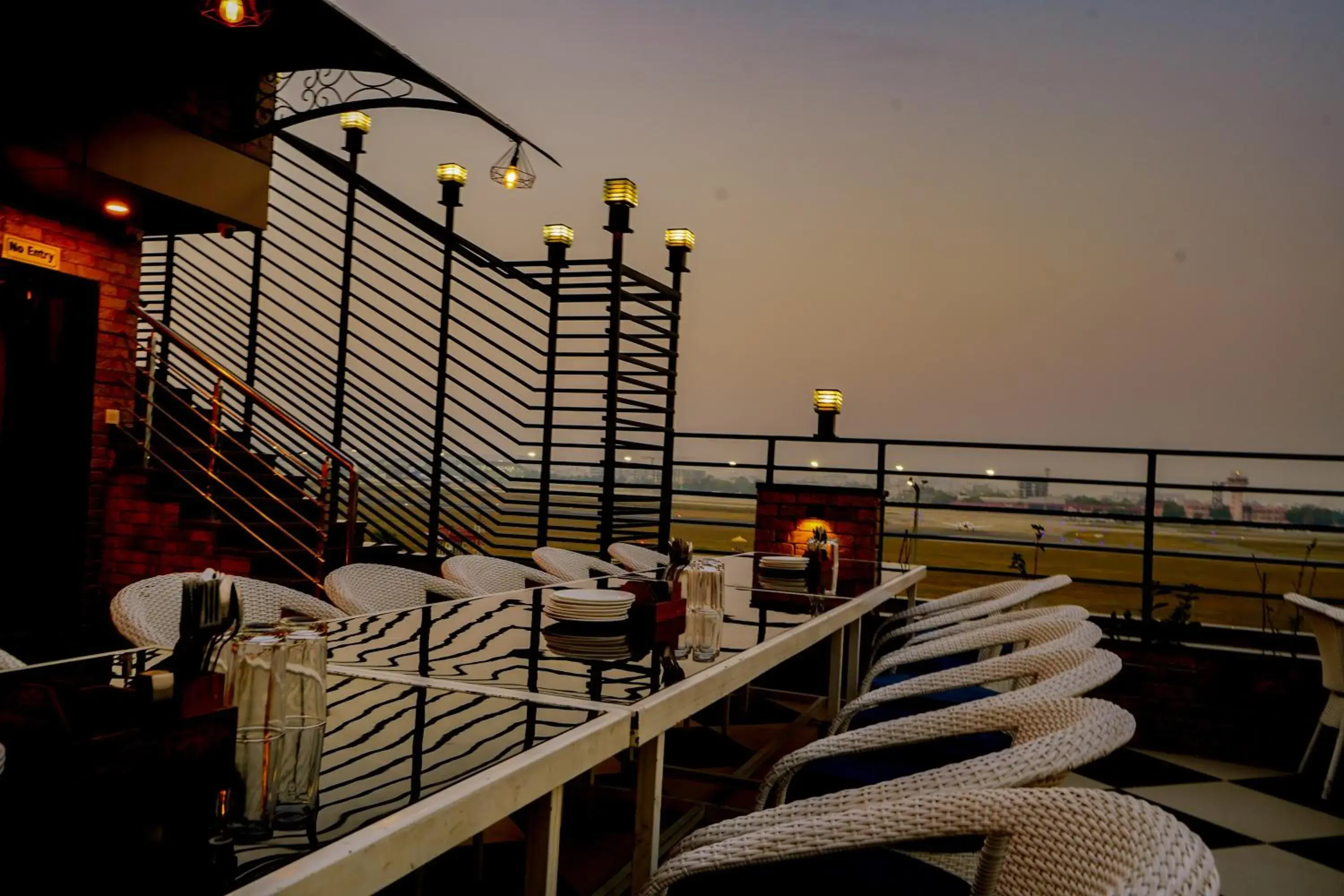 Restaurant/places to eat in Hotel Cheelgadi Restaurant/places to eat in Hotel Cheelgadi