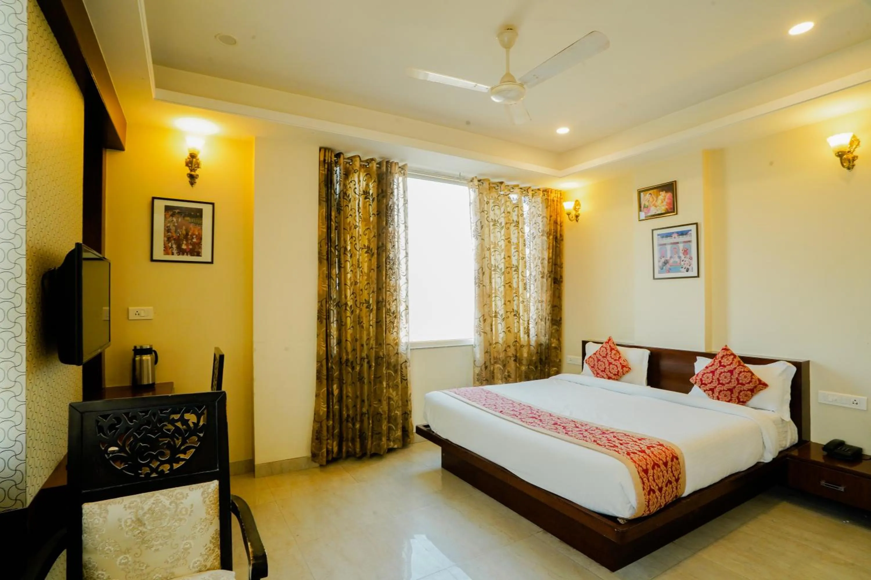 Bed in Hotel Cheelgadi