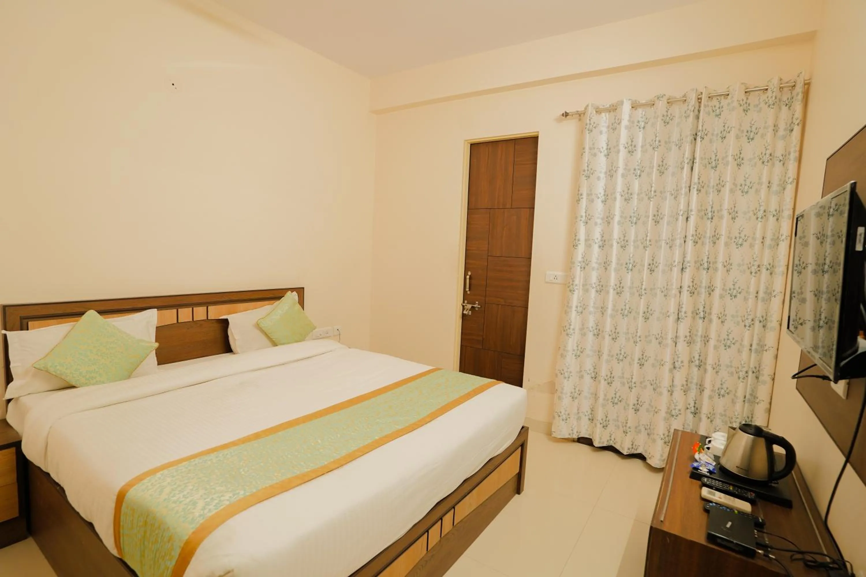 Bed in Hotel Cheelgadi