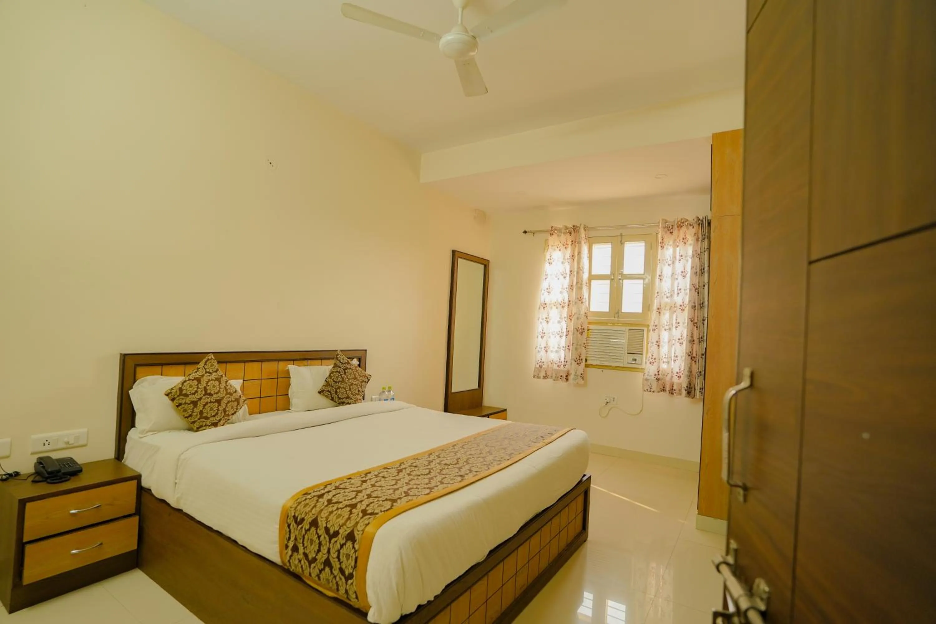 Bed in Hotel Cheelgadi