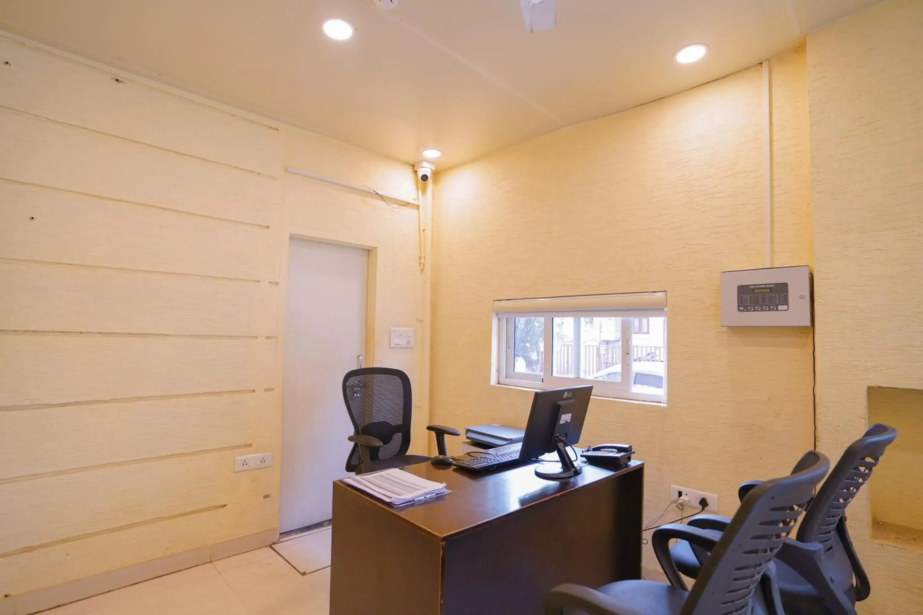 Property building in Hotel Cheelgadi Property building in Hotel Cheelgadi