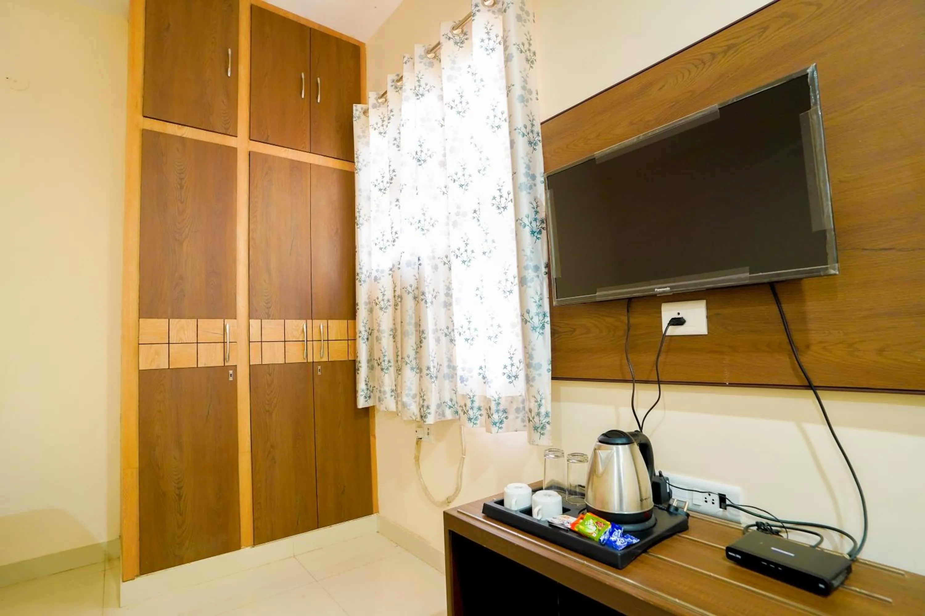 TV and multimedia in Hotel Cheelgadi