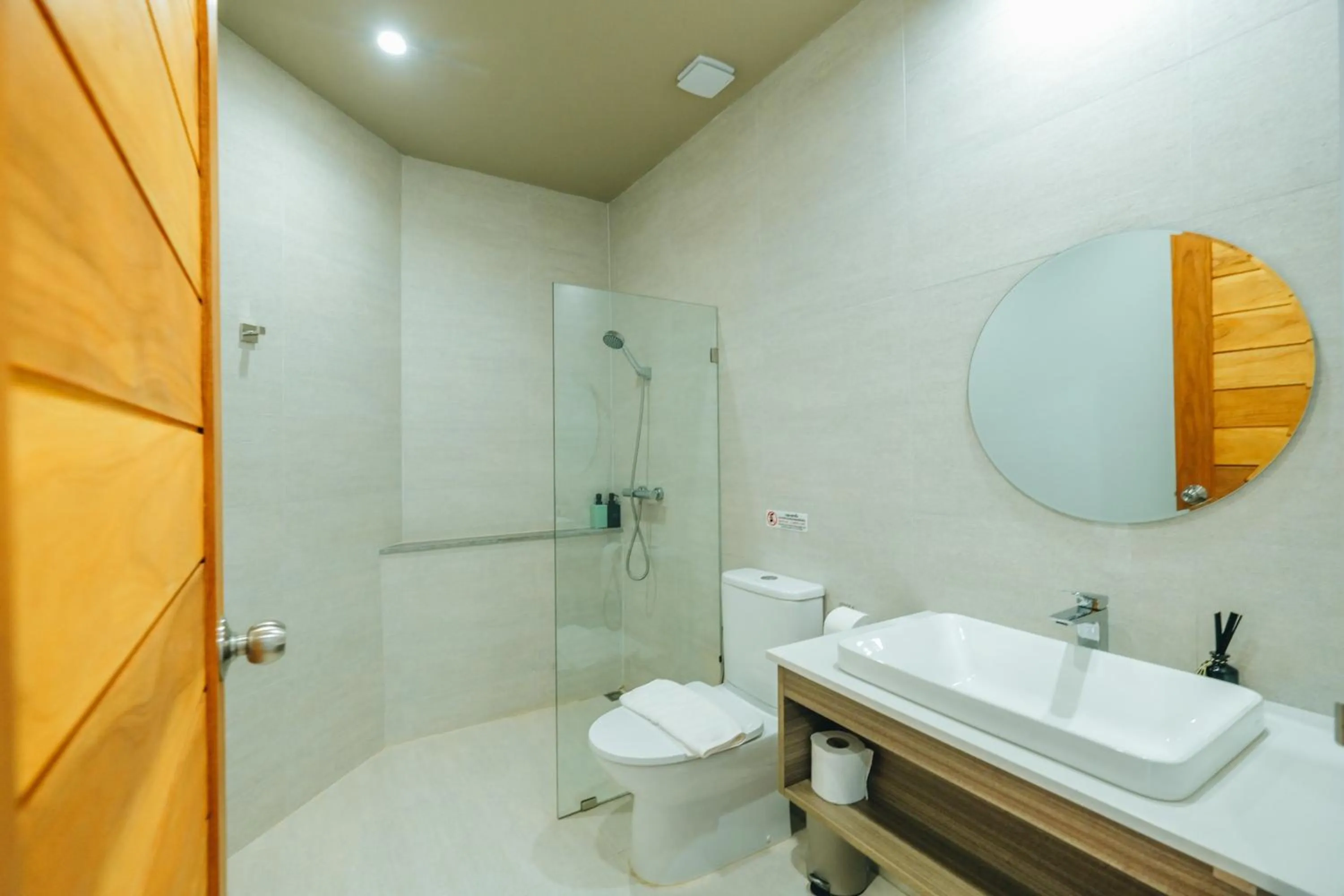 Shower in LAKE HOUSE Naka Cave