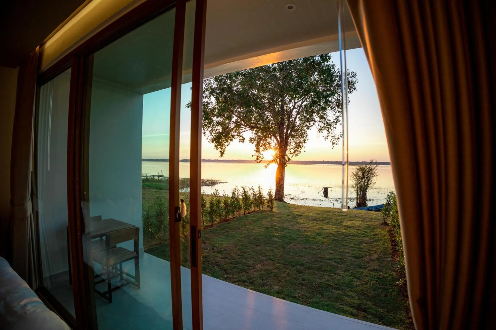 Garden in LAKE HOUSE Naka Cave