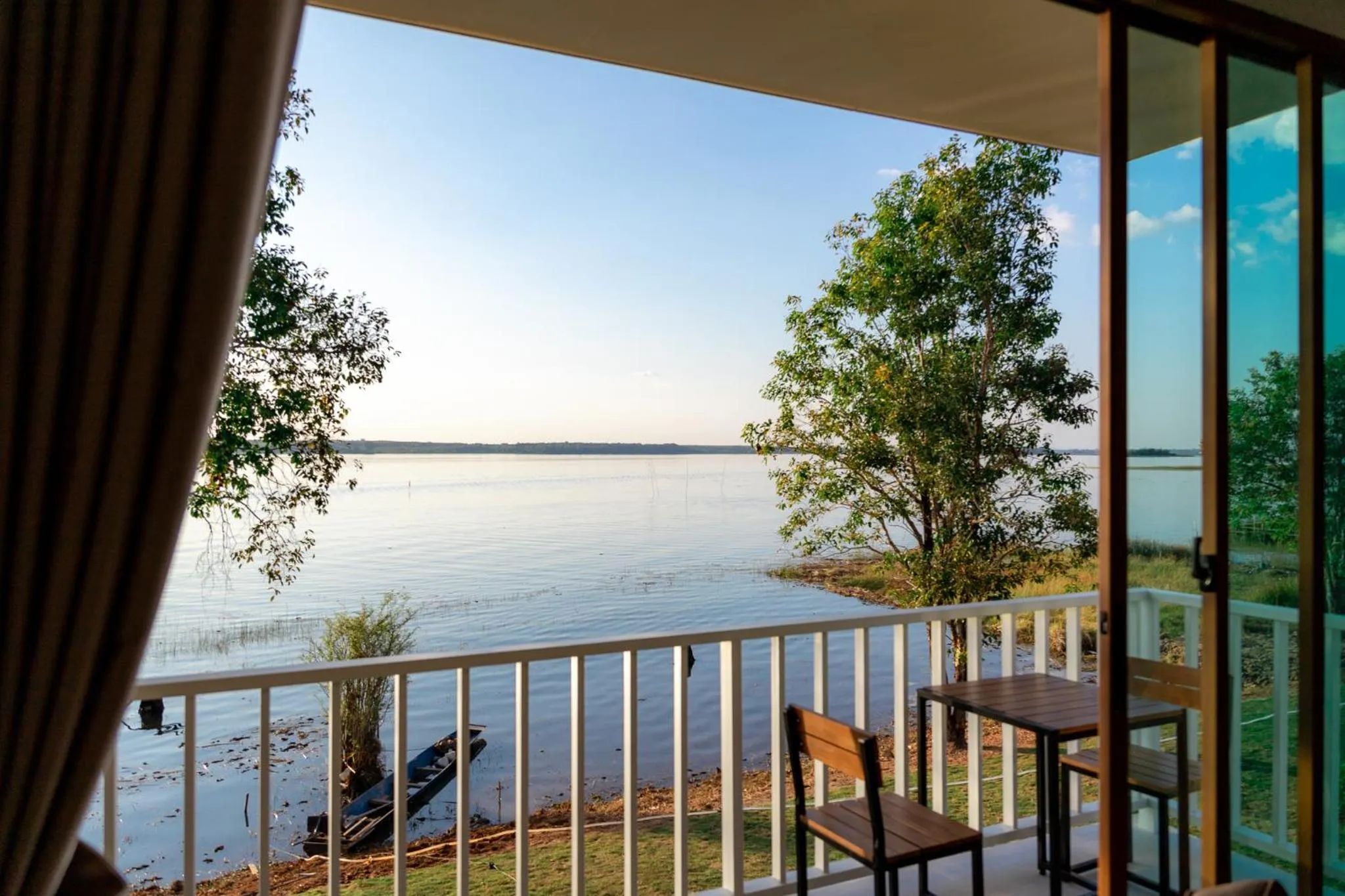 Balcony/Terrace in LAKE HOUSE Naka Cave