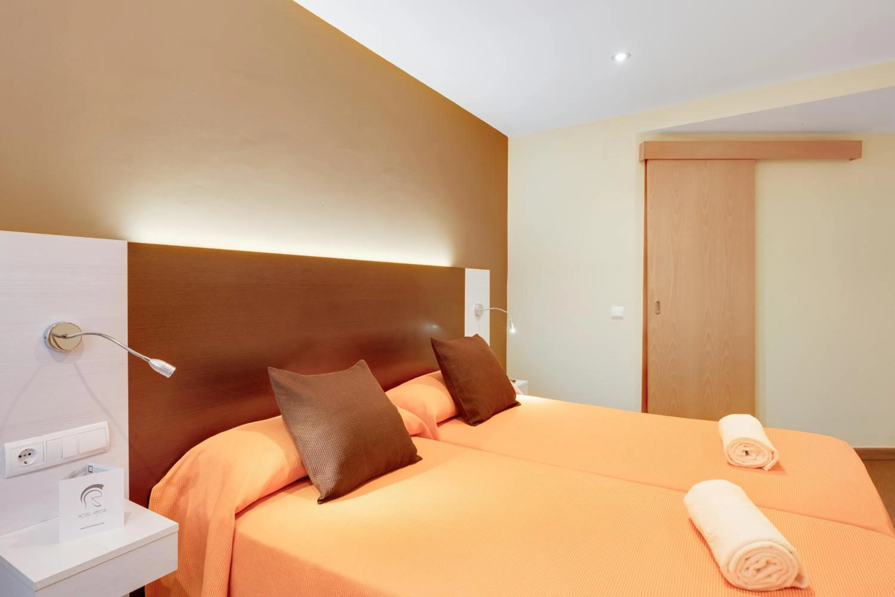 Bedroom, Bed in Abelux