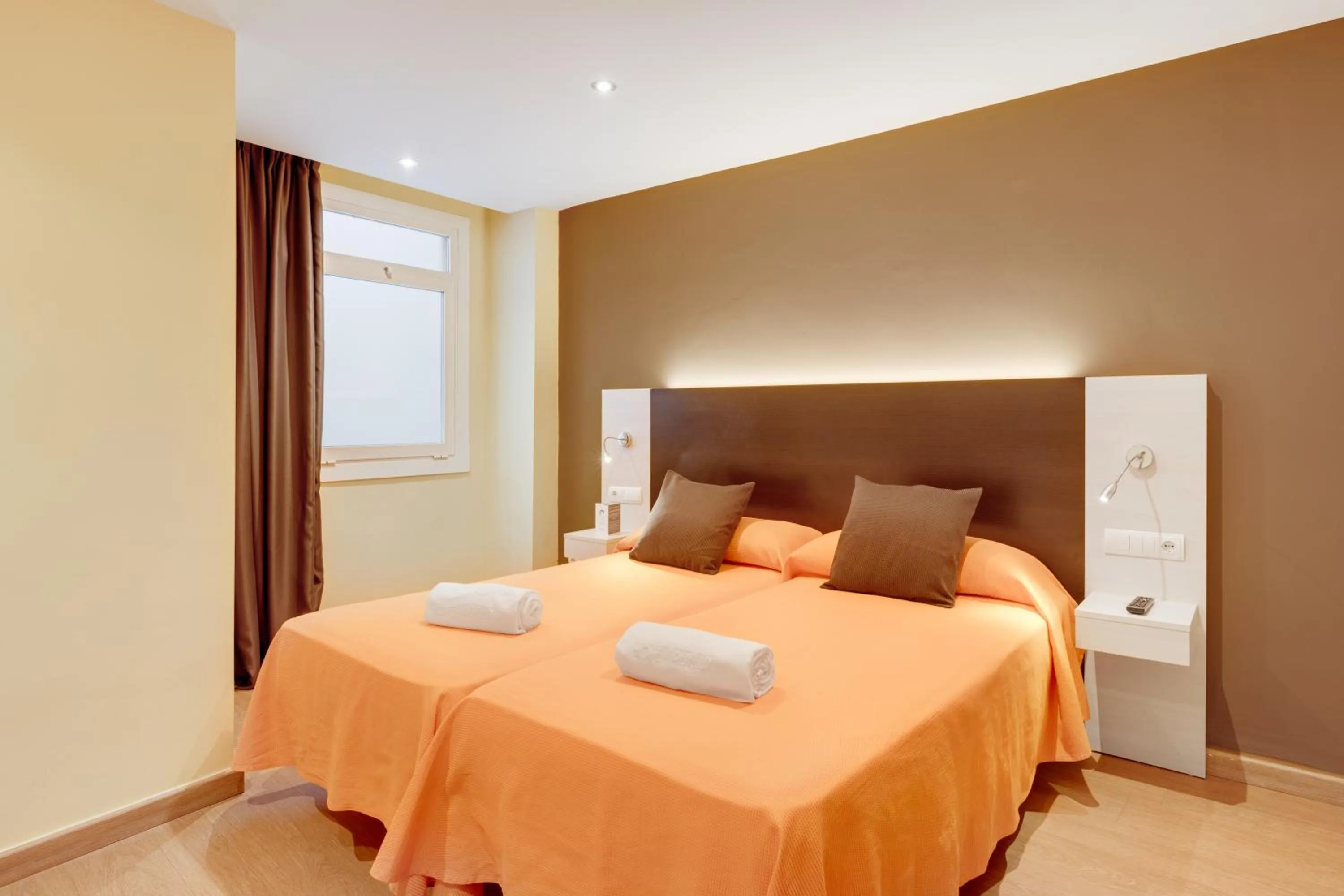 Bedroom, Bed in Abelux