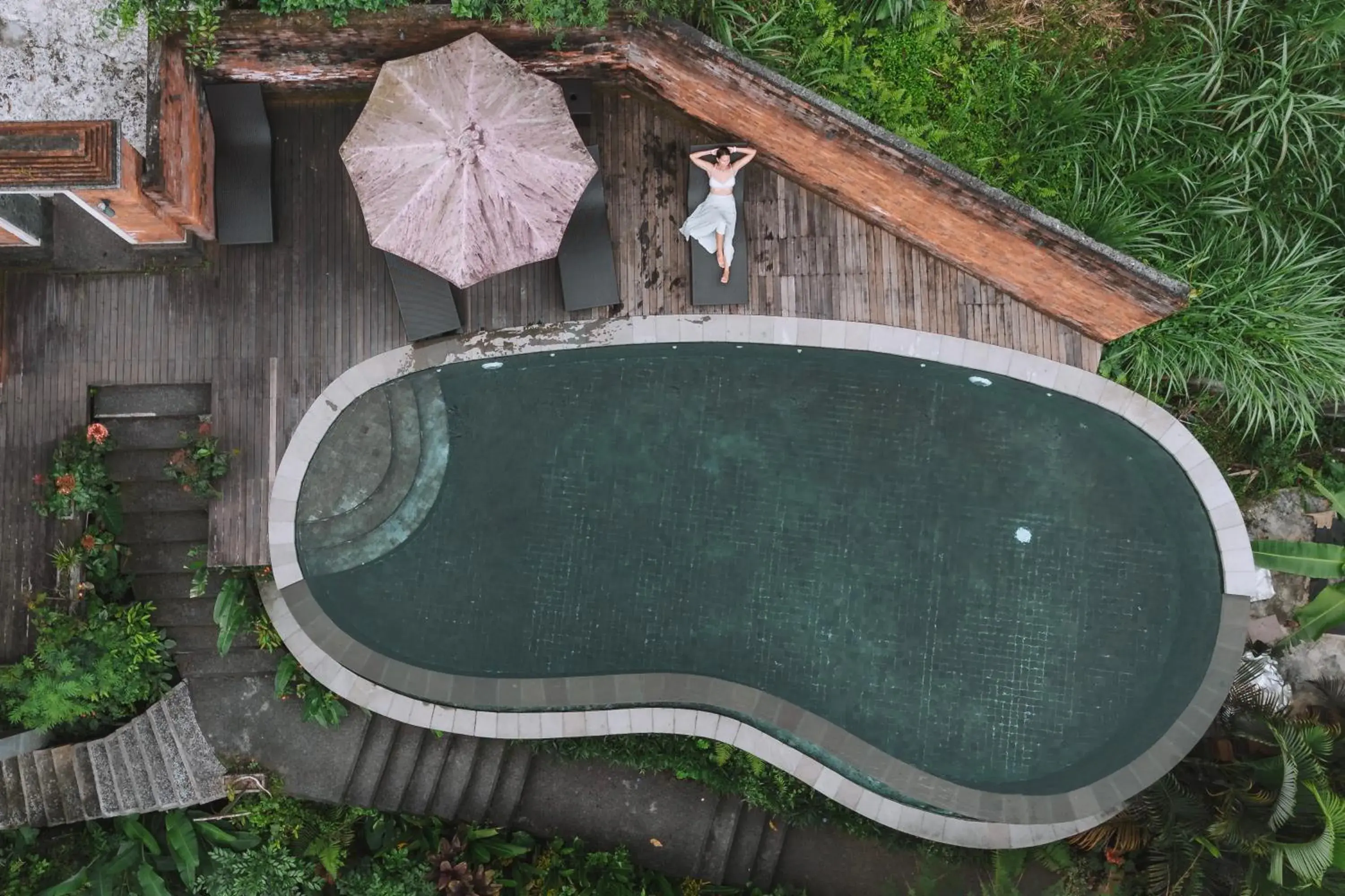 Property building in Tirta Sari Property building in Tirta Sari