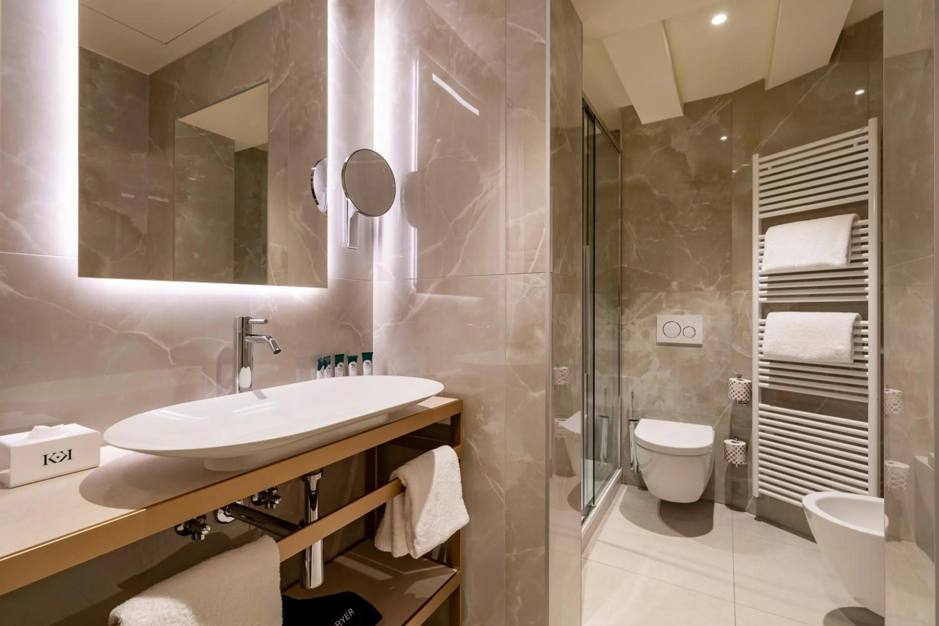 Shower in Palazzo Keller