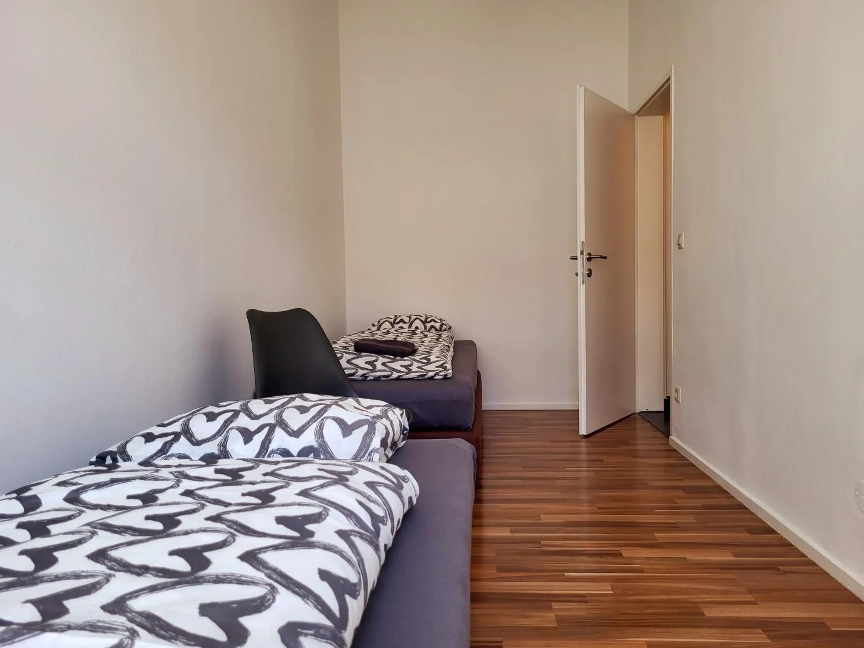 Bed in Apartment Schweglerstrasse - near Stadthalle Bed in Apartment Schweglerstrasse - near Stadthalle