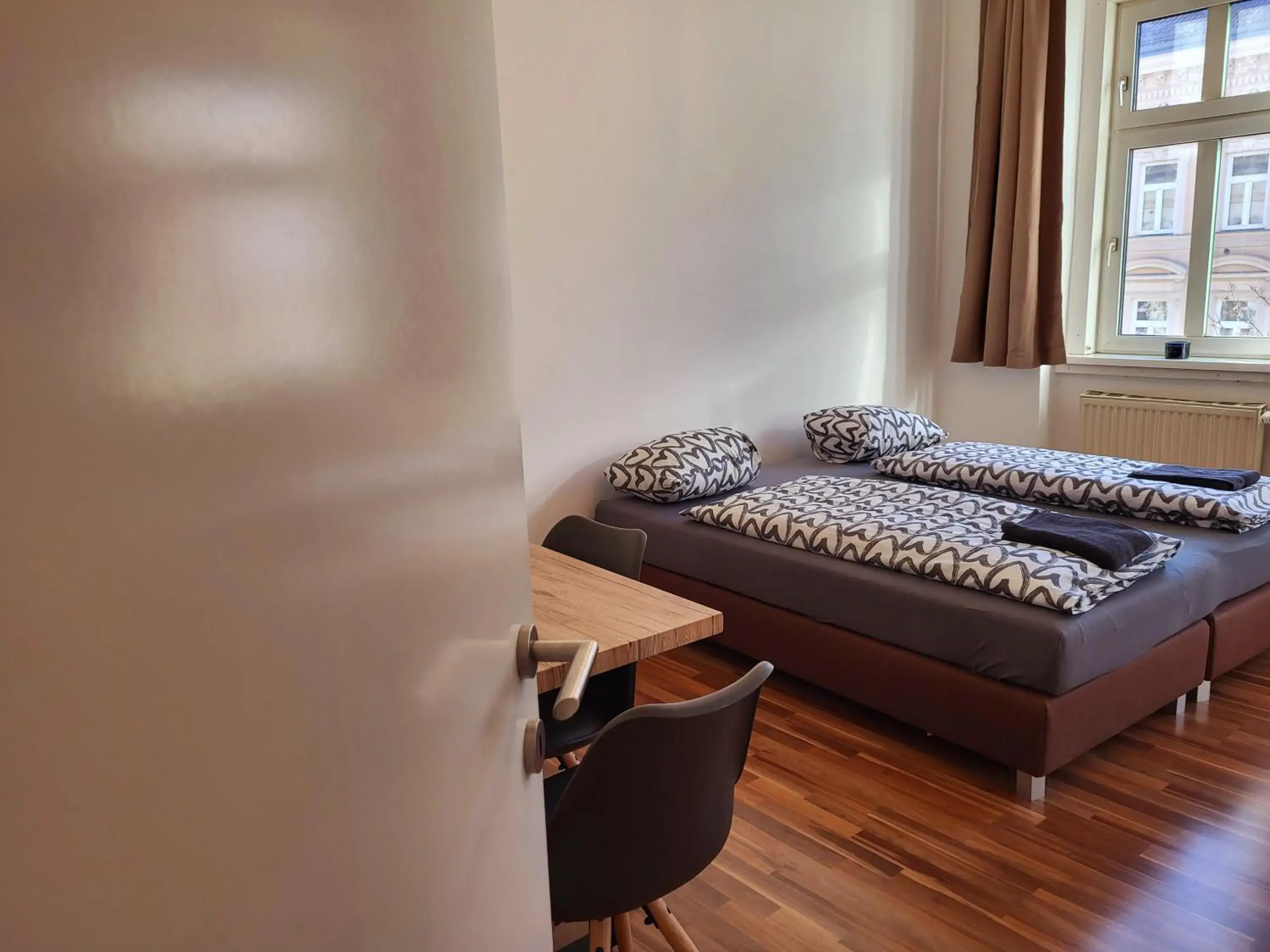 Bed in Apartment Schweglerstrasse - near Stadthalle Bed in Apartment Schweglerstrasse - near Stadthalle