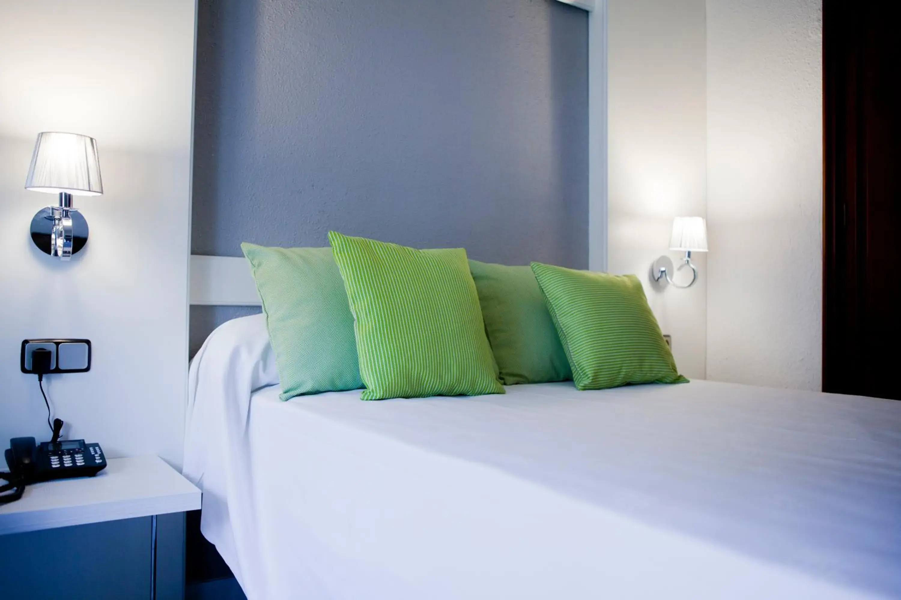 Property building, Bed in Mir Octavio Property building, Bed in Mir Octavio