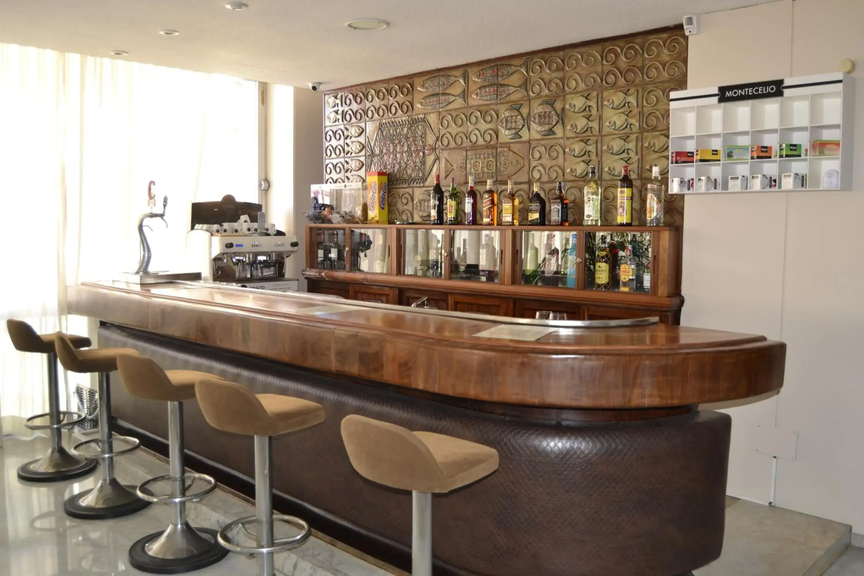 Lounge or bar in Mir Octavio Lounge or bar in Mir Octavio