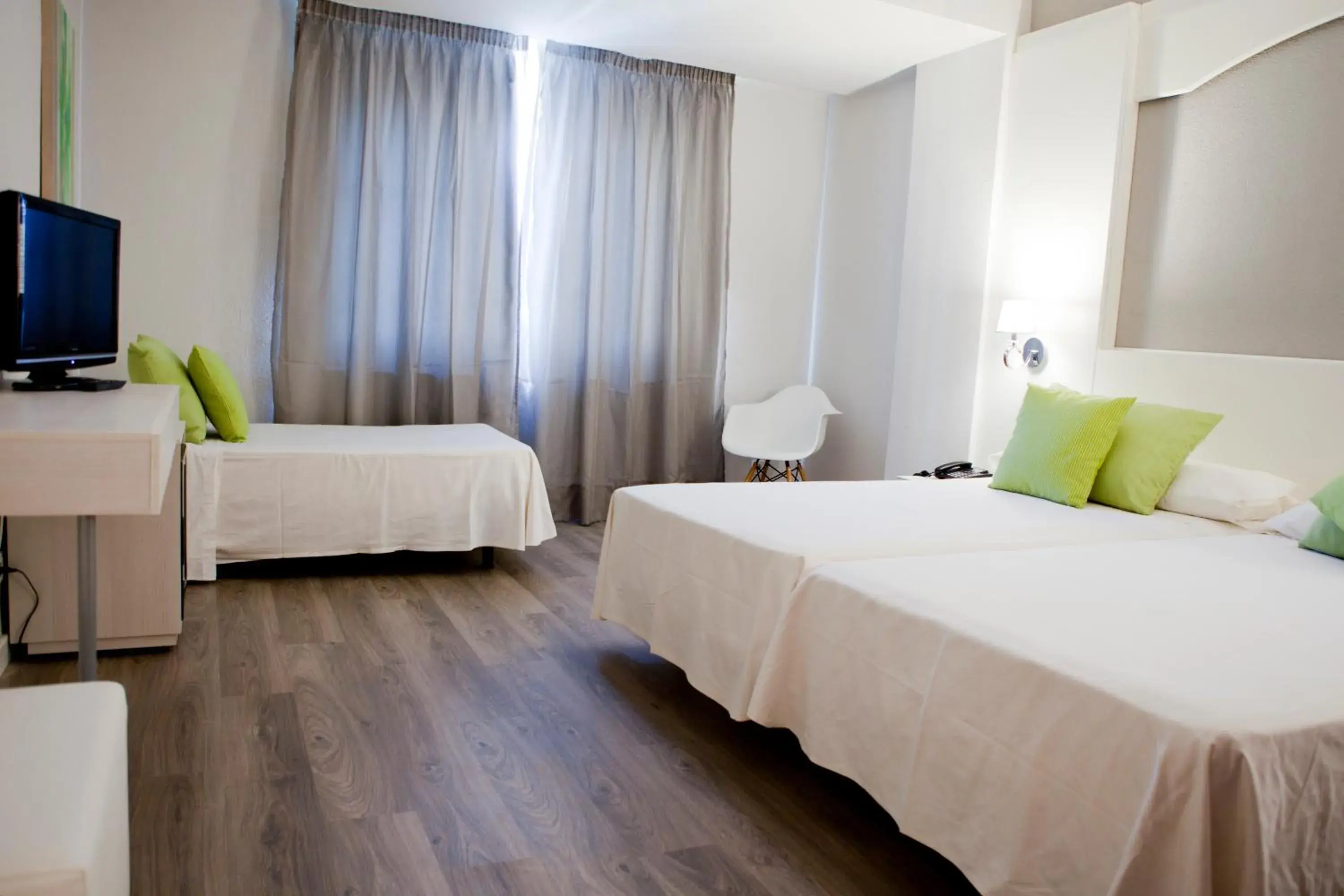 Property building, Bed in Mir Octavio Property building, Bed in Mir Octavio