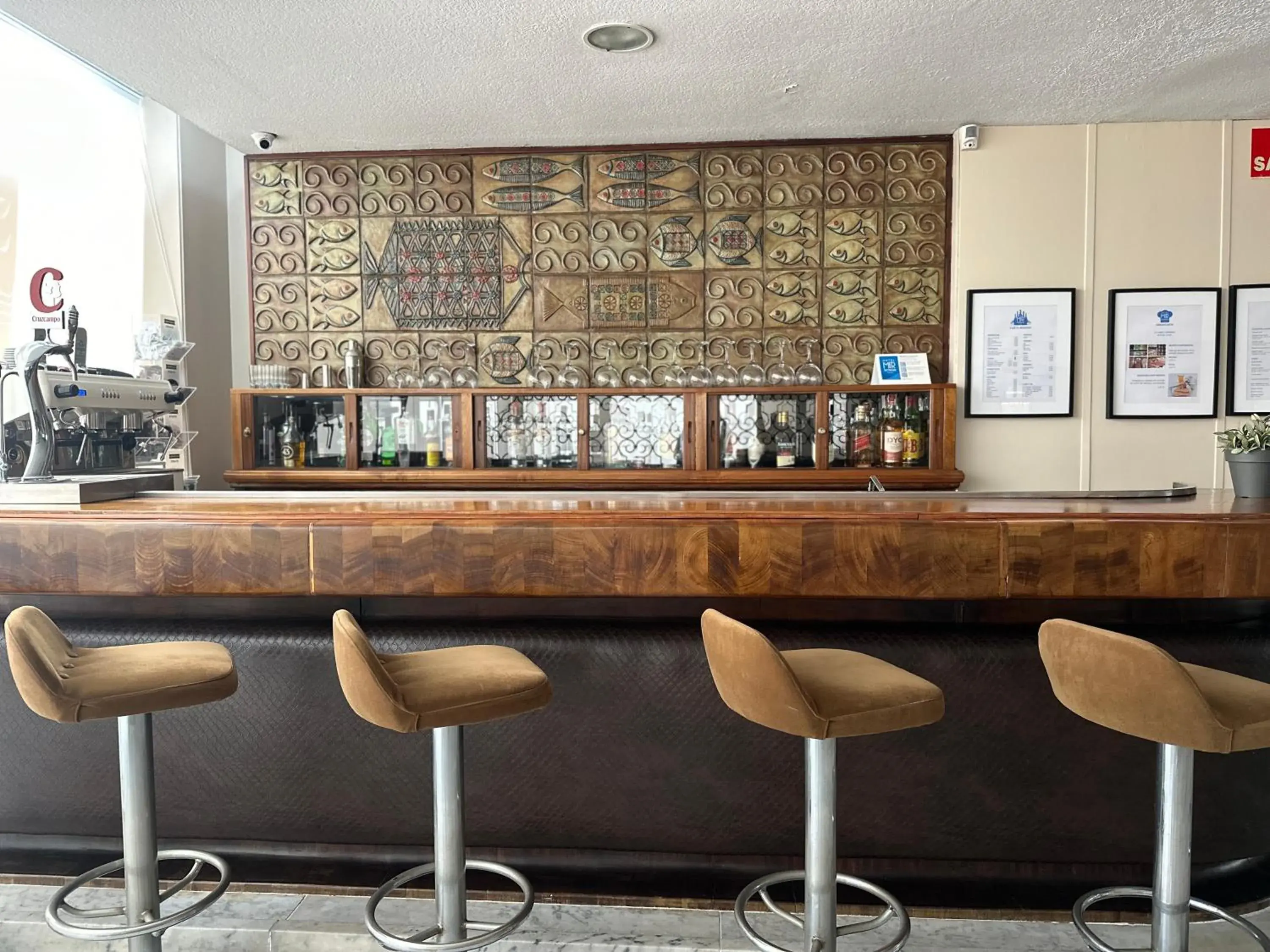 Lounge or bar in Mir Octavio Lounge or bar in Mir Octavio