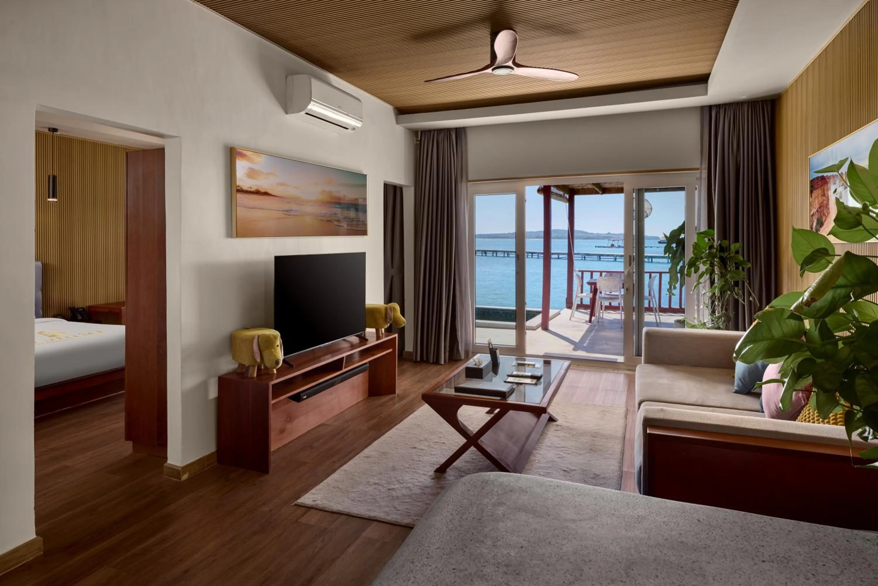 Living room, Bed in Koh Apikjun Resort by EHM