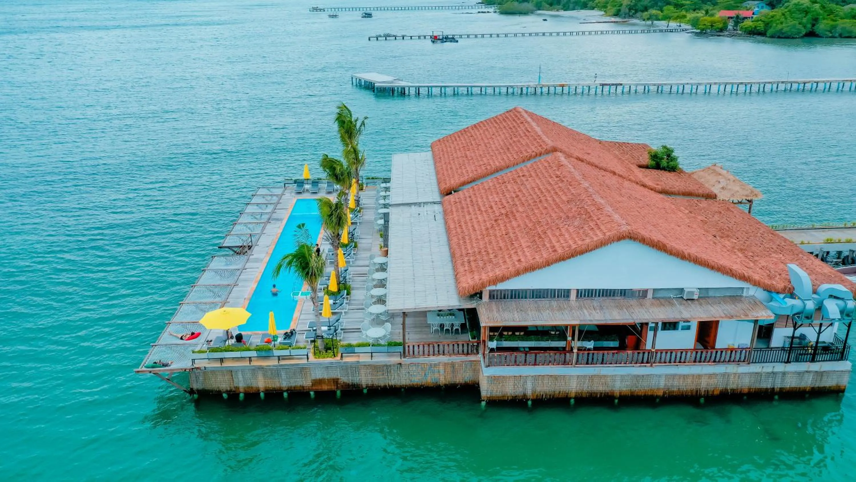 Day in Koh Apikjun Resort by EHM