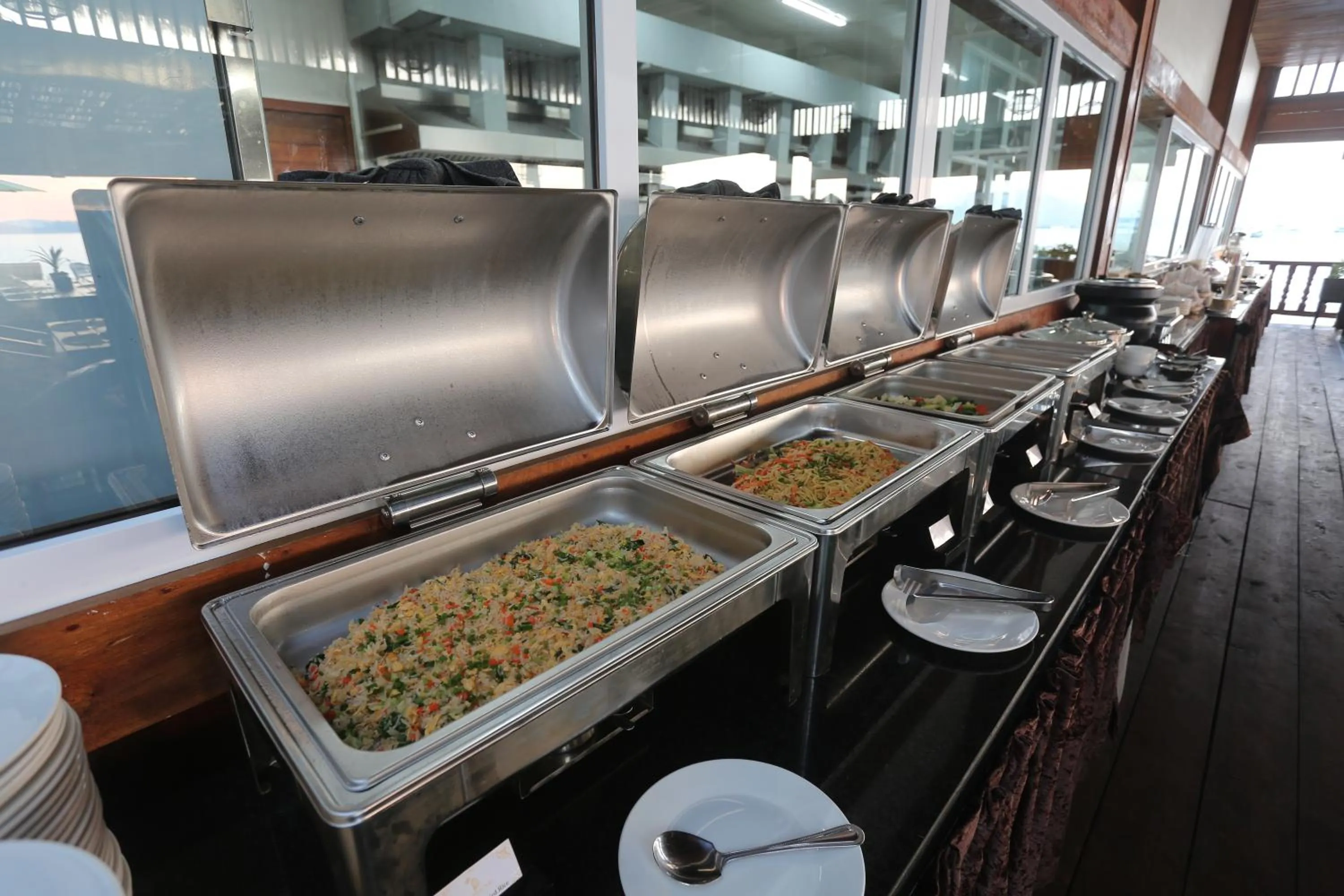 Restaurant/places to eat in Koh Apikjun Resort by EHM