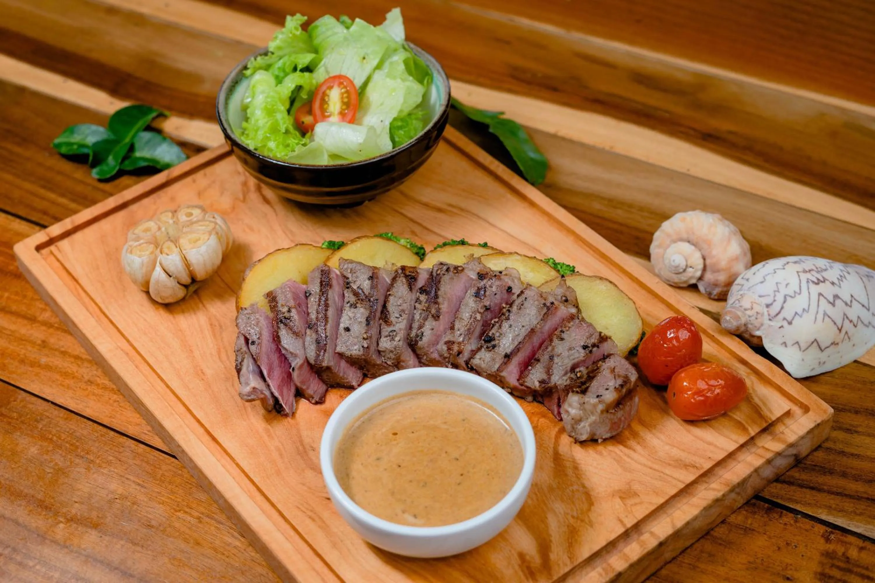 Food in Koh Apikjun Resort by EHM