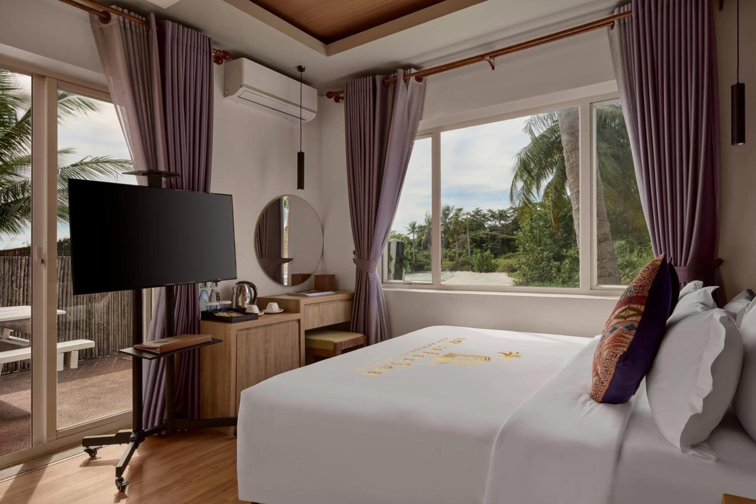 Bedroom, Bed in Koh Apikjun Resort by EHM