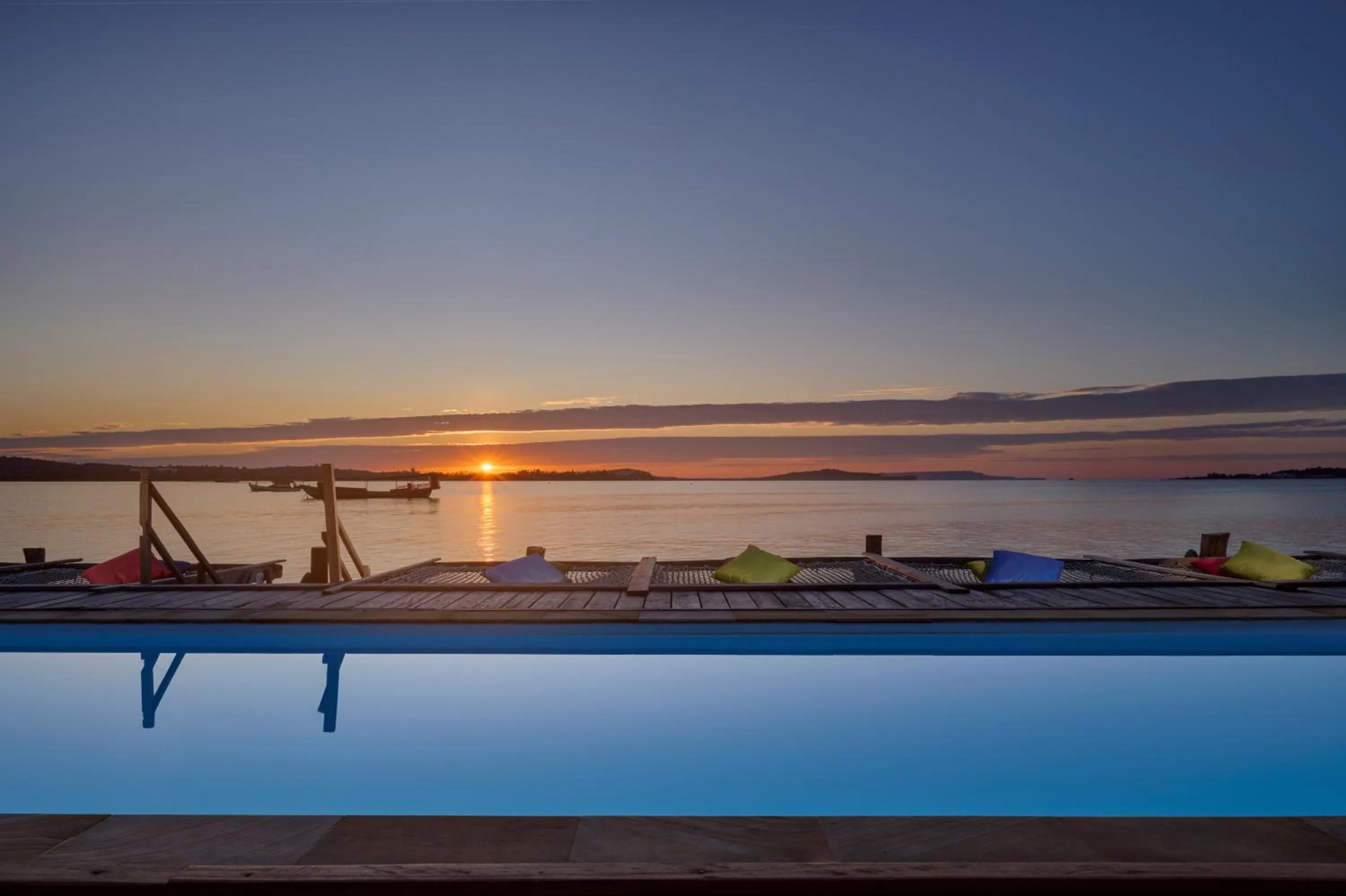 Swimming pool in Koh Apikjun Resort by EHM