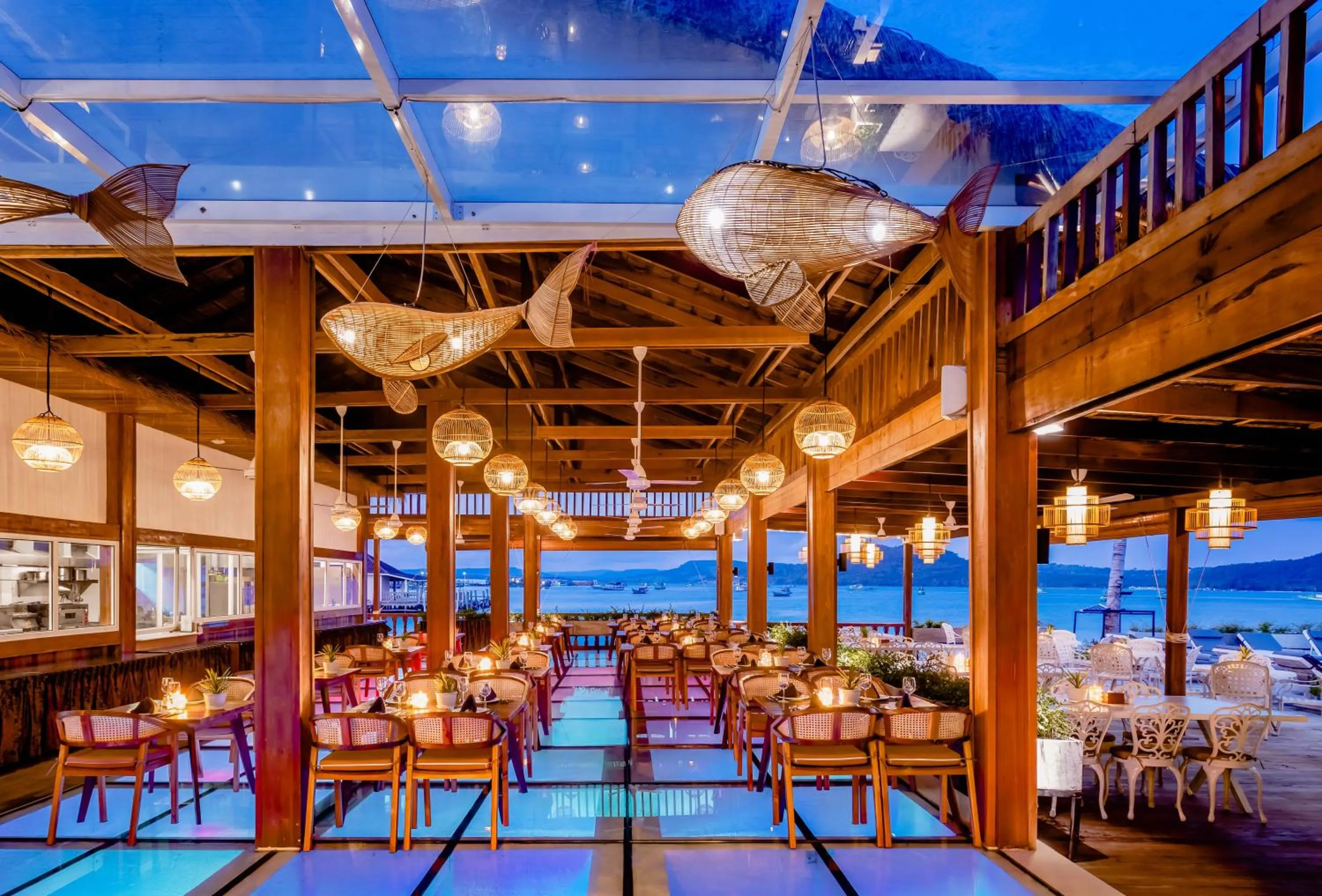 Restaurant/places to eat in Koh Apikjun Resort by EHM