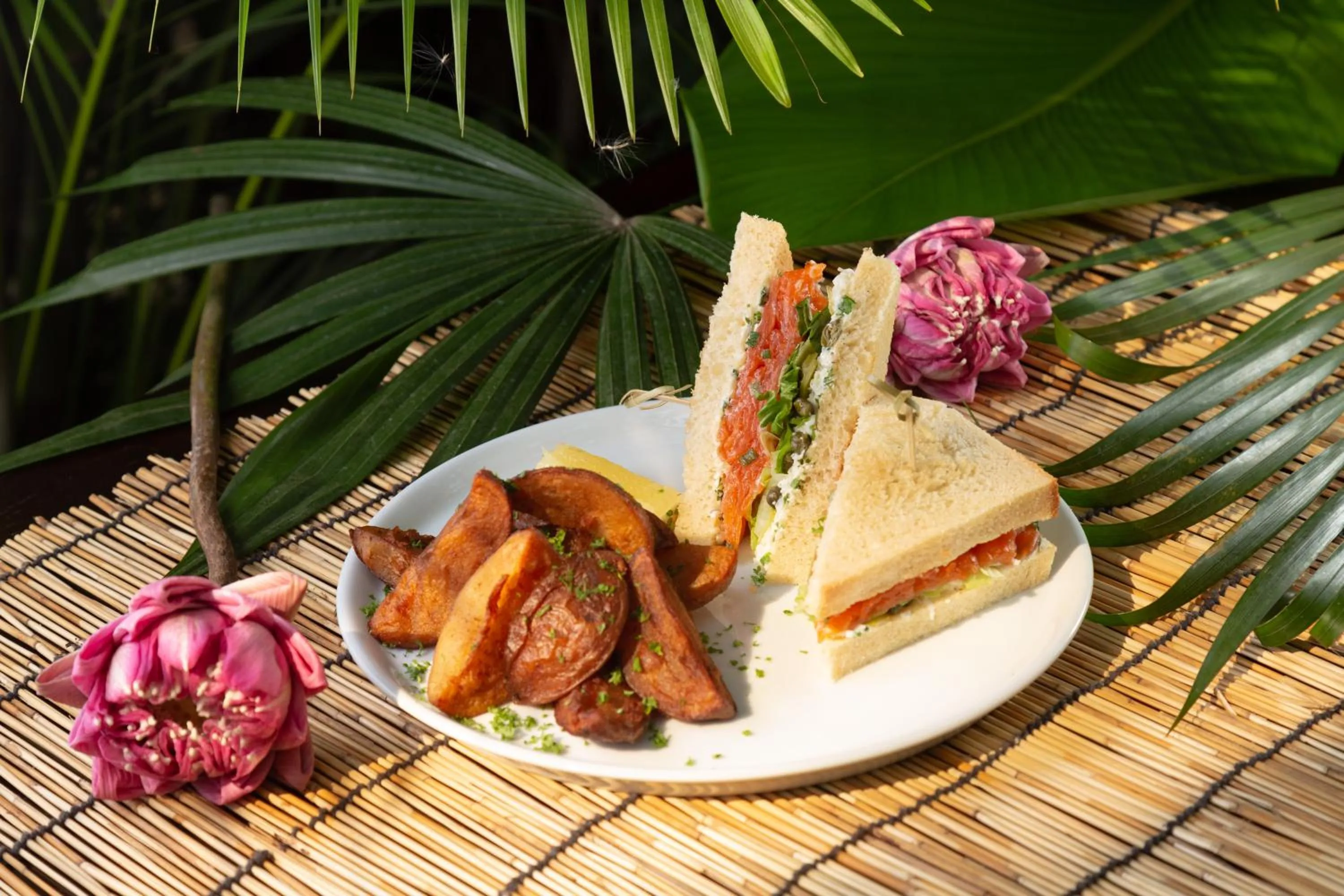 Food in Koh Apikjun Resort by EHM