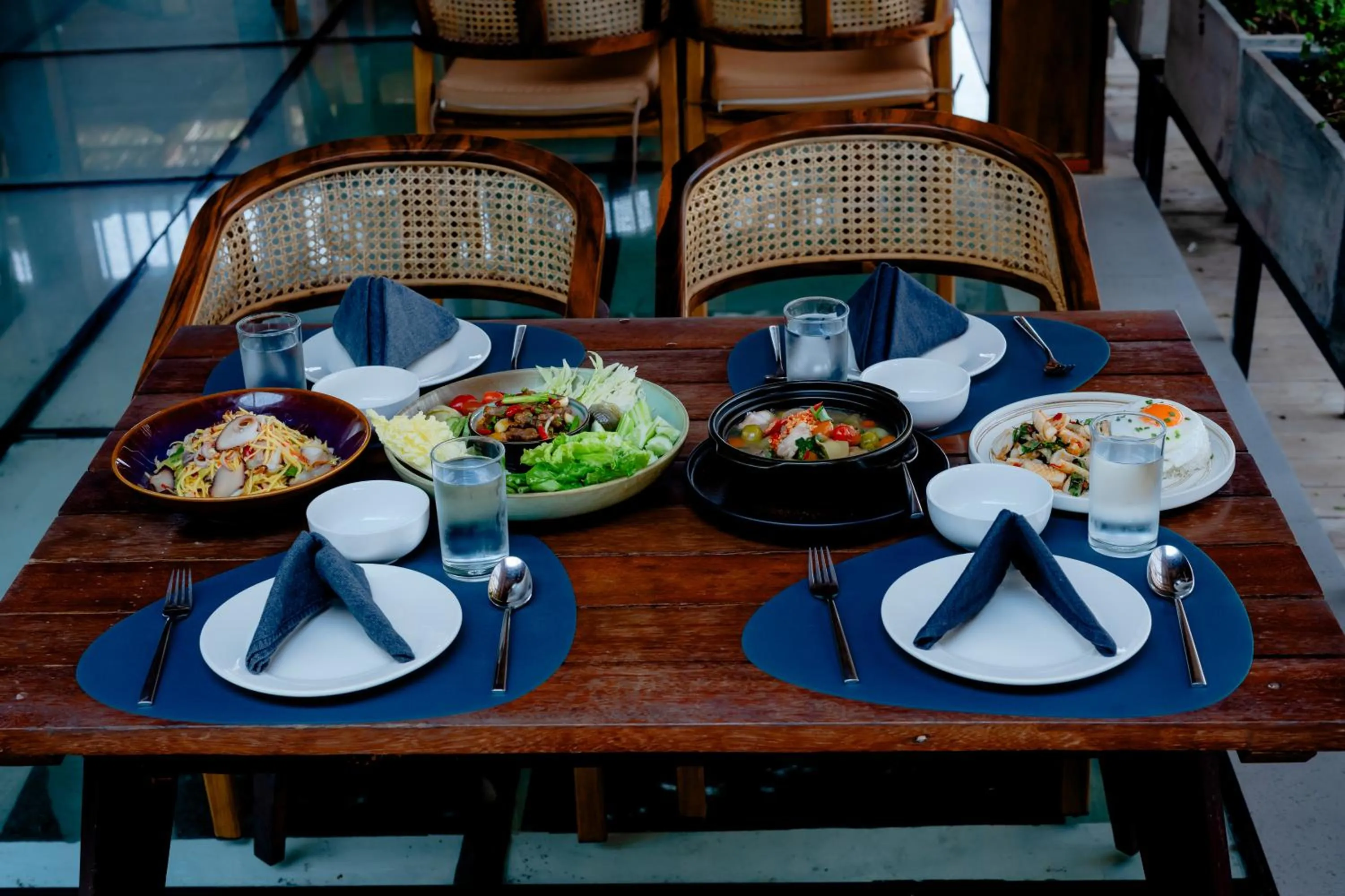 Food in Koh Apikjun Resort by EHM