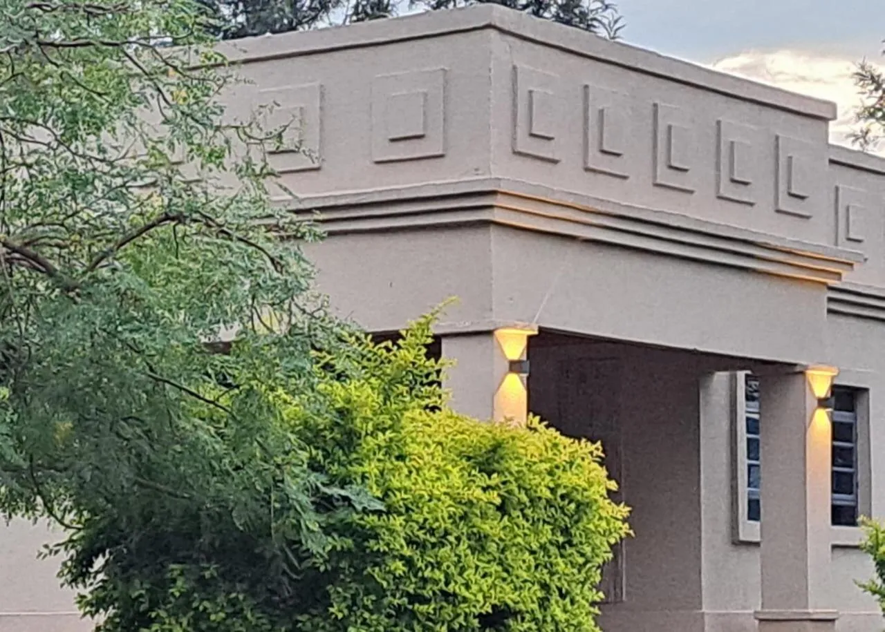 Property building in Enaiteru