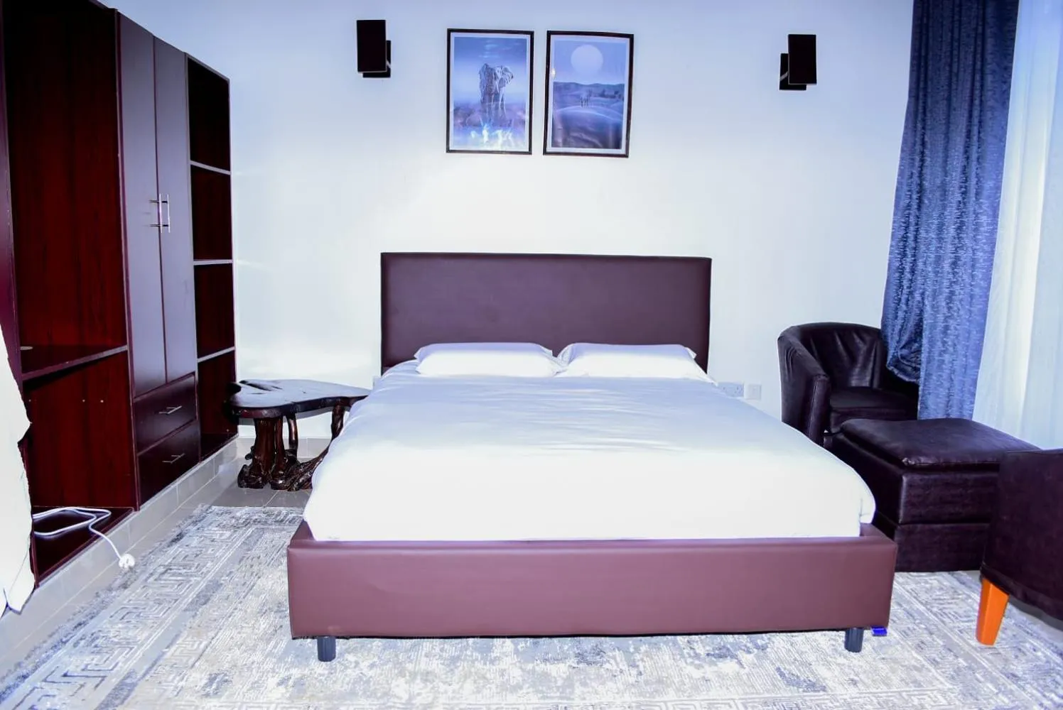 Bed in Enaiteru
