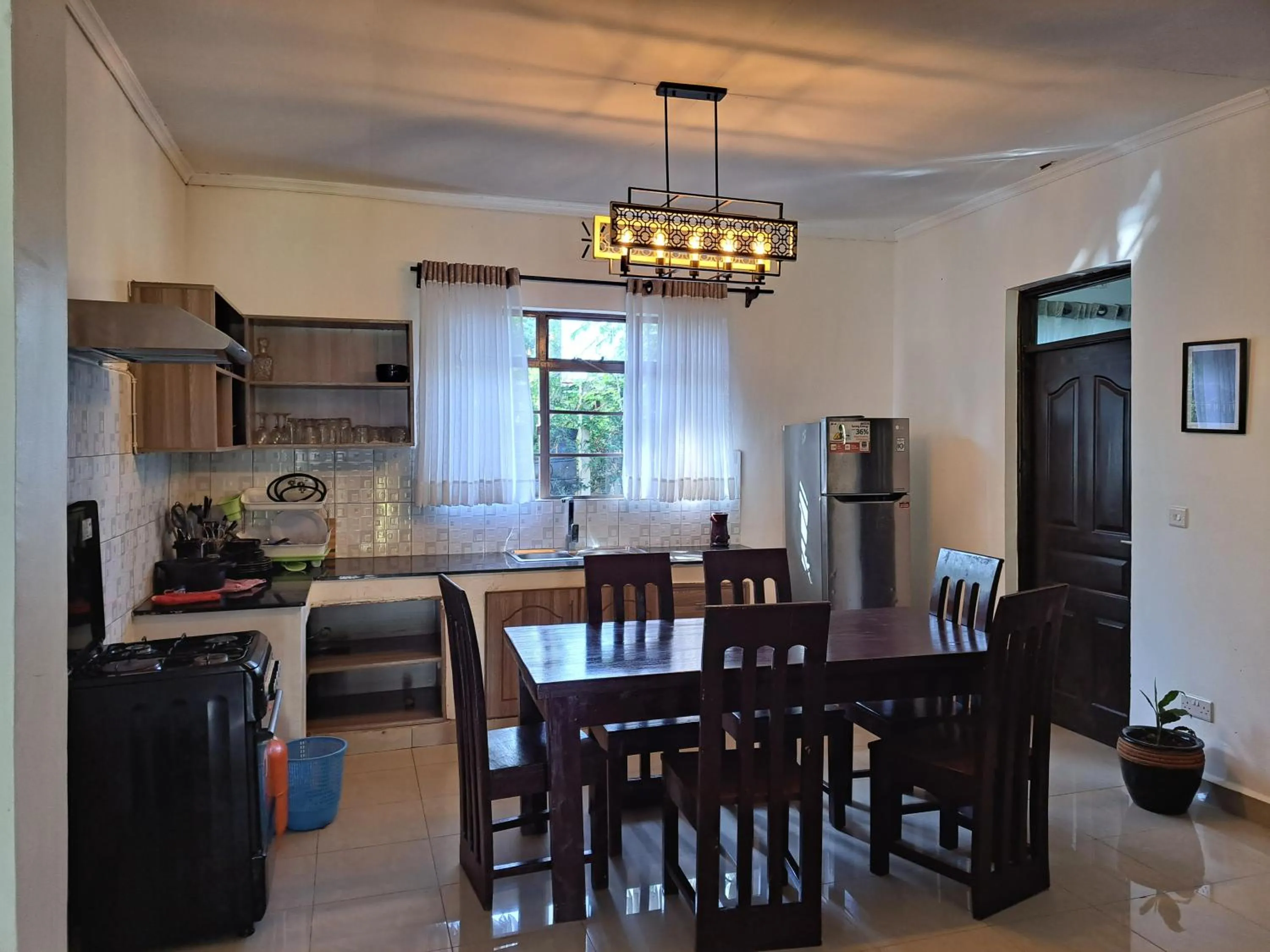 Dining area in Enaiteru